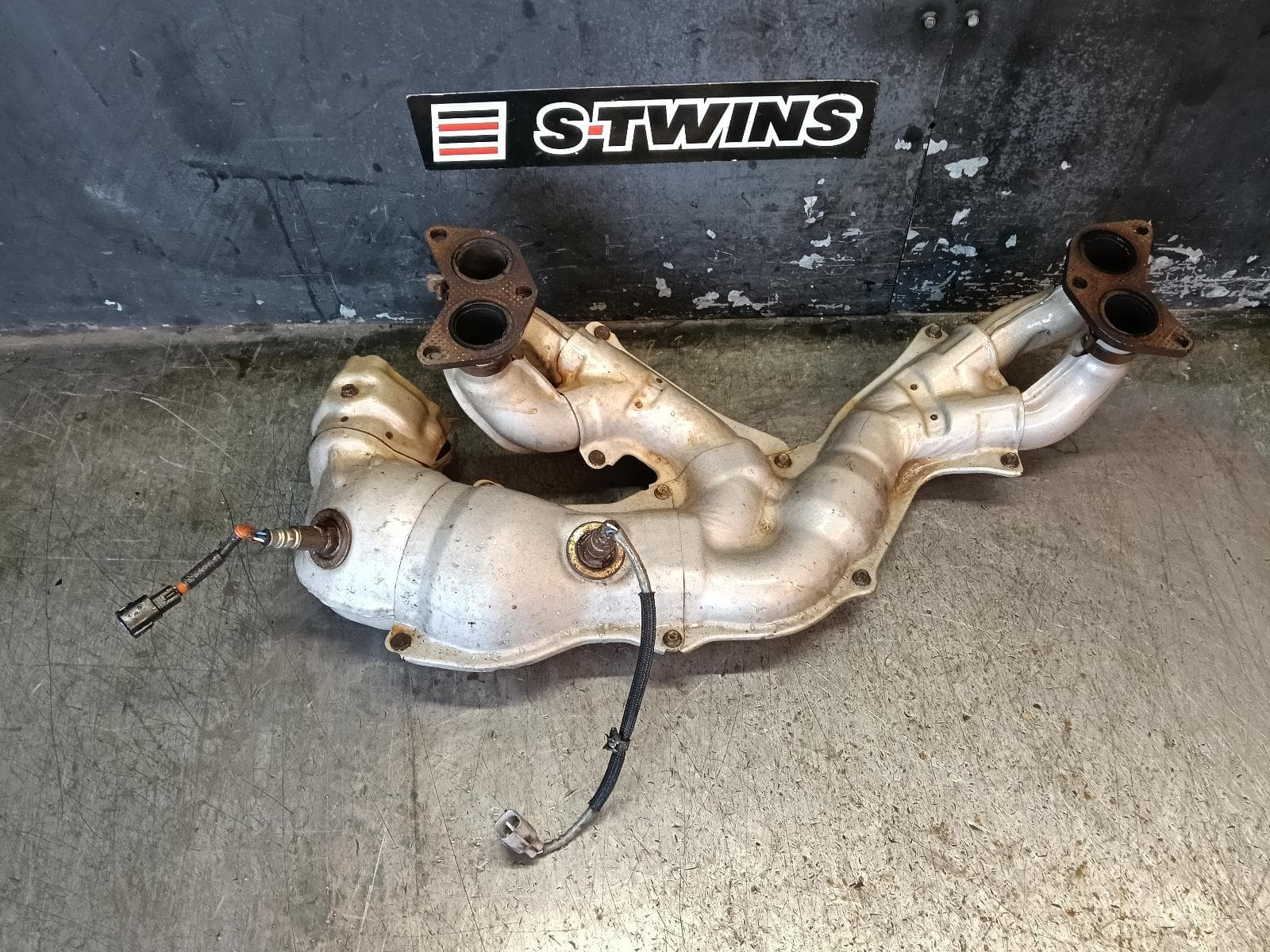 Used auto part listing image: 2015 SUBARU LIBERTY CATALYTIC CONVERTER MANIFOLD-CAT TYPE, 2.5, FB25, PETROL, 6TH GEN, 08/14-04/21 0000409334