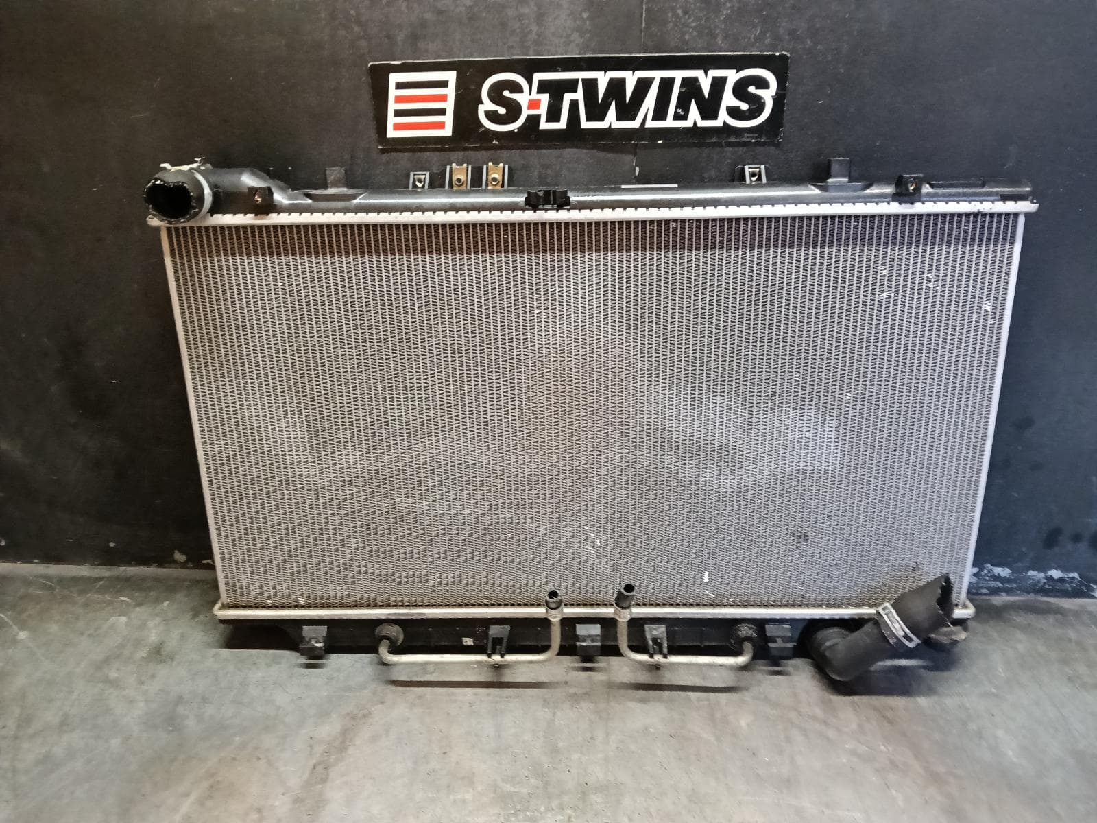 Used auto part listing image: 2014 HOLDEN COMMODORE RADIATOR AUTO, 3.6, VF, PETROL, 09/10-12/17 0000409928