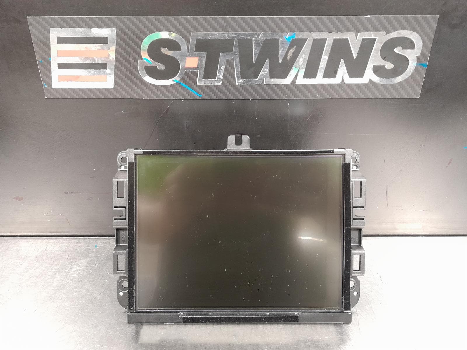 Used auto part listing image: 2017 JEEP GRANDCHEROKEE DISPLAY UNIT ONLY, UCONNECT 8.4IN, SAT NAV TYPE, WK, 10/16-02/22 0000191737