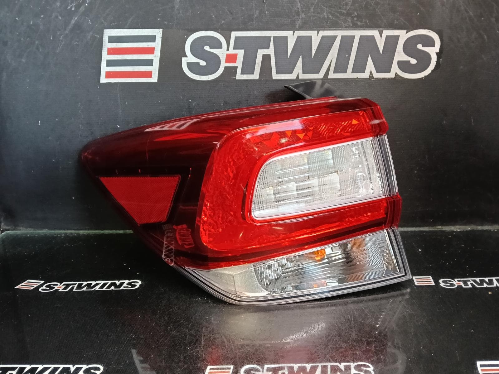 Used auto part listing image: 2018 SUBARU IMPREZA LEFT TAILLIGHT G5, IN BODY, W/ CHROME INSERT TYPE, HATCH, 09/16-09/23 0000410246