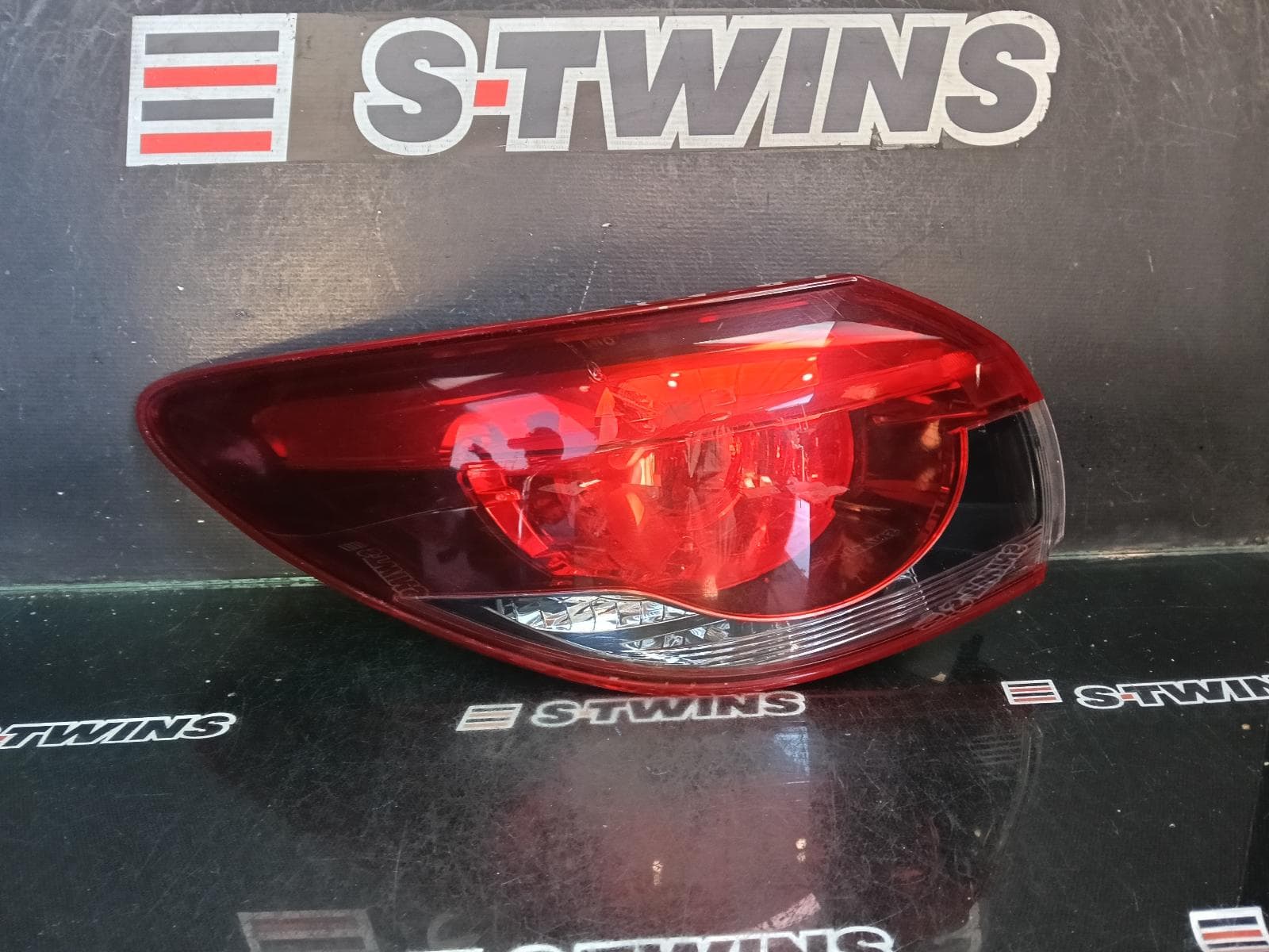 Used auto part listing image: 2018 MAZDA 6 LEFT TAILLIGHT GJ-GL, IN BODY, WAGON, TOURING/GT SP/ATENZA/TAKAMI, 10/14-12/24 0000409609
