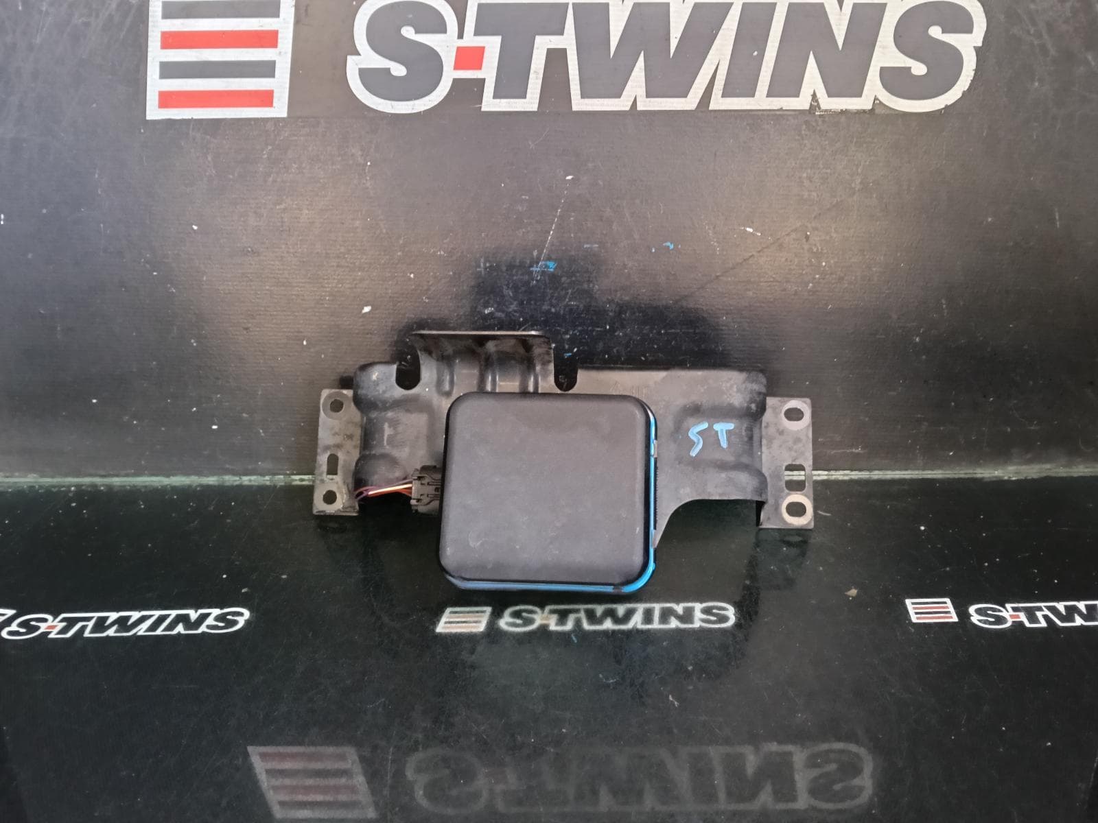 Used auto part listing image: 2018 MAZDA 6 REVERSE CAMERA FRONT RADAR SENSOR, GL, 03/18-12/24 0000409613