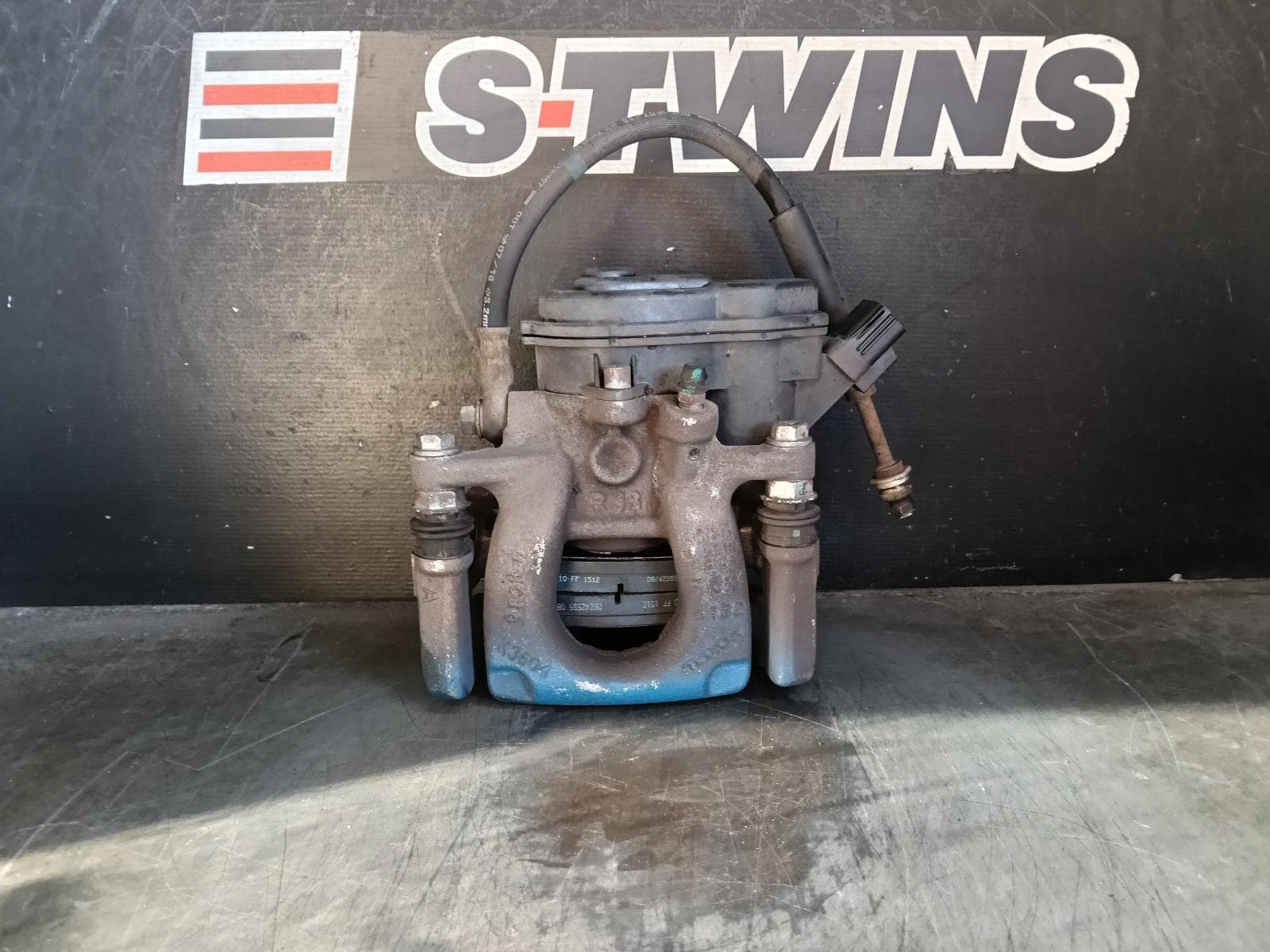 Used auto part listing image: 2018 MAZDA 6 CALIPER RH REAR, GJ-GL, ELECTRIC HANDBRAKE TYPE, 11/12-12/24 0000409616