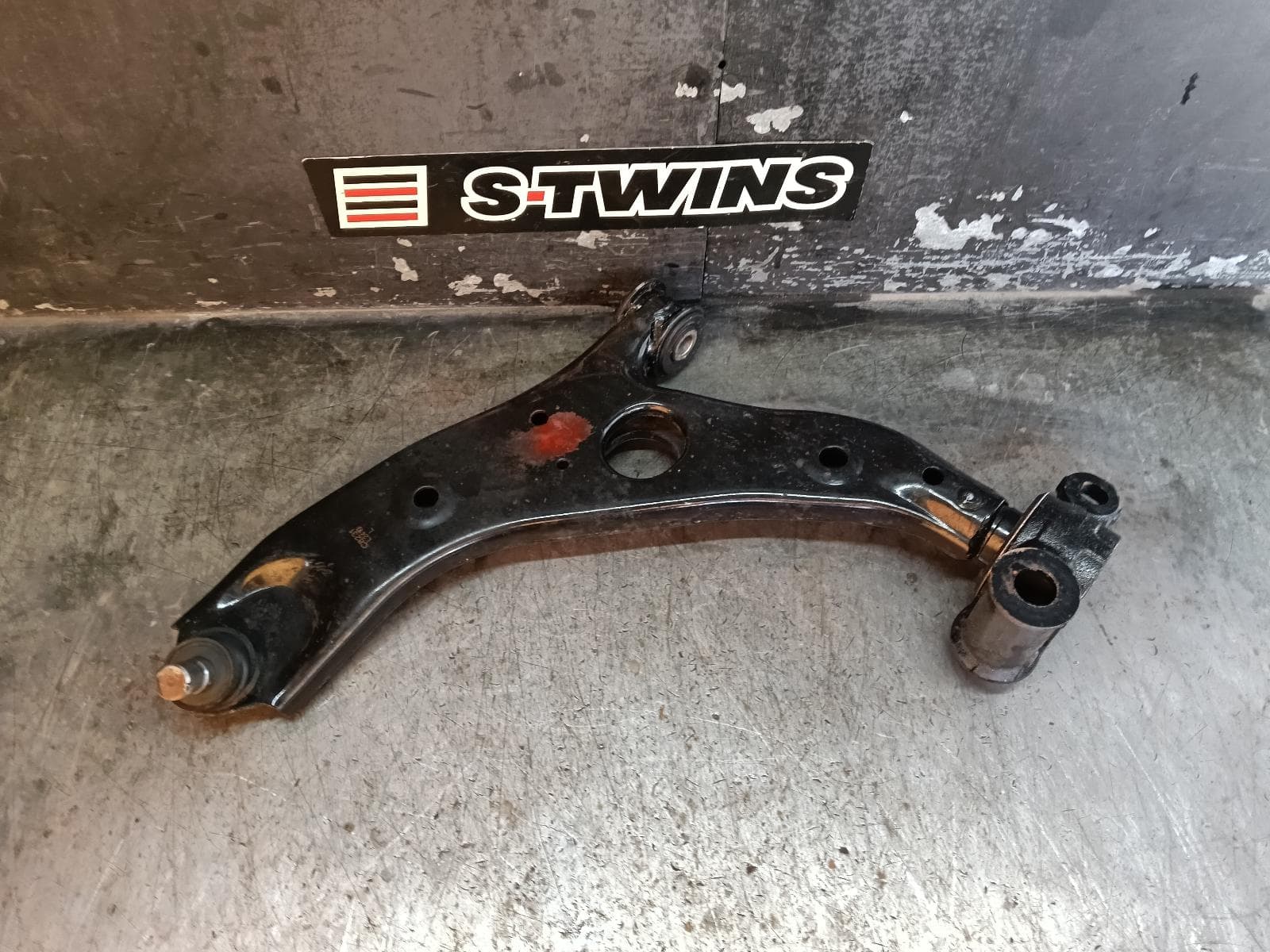 Used auto part listing image: 2018 MAZDA 6 LEFT FRONT LOWER CONTROL ARM GL, 03/18-12/24 0000409617