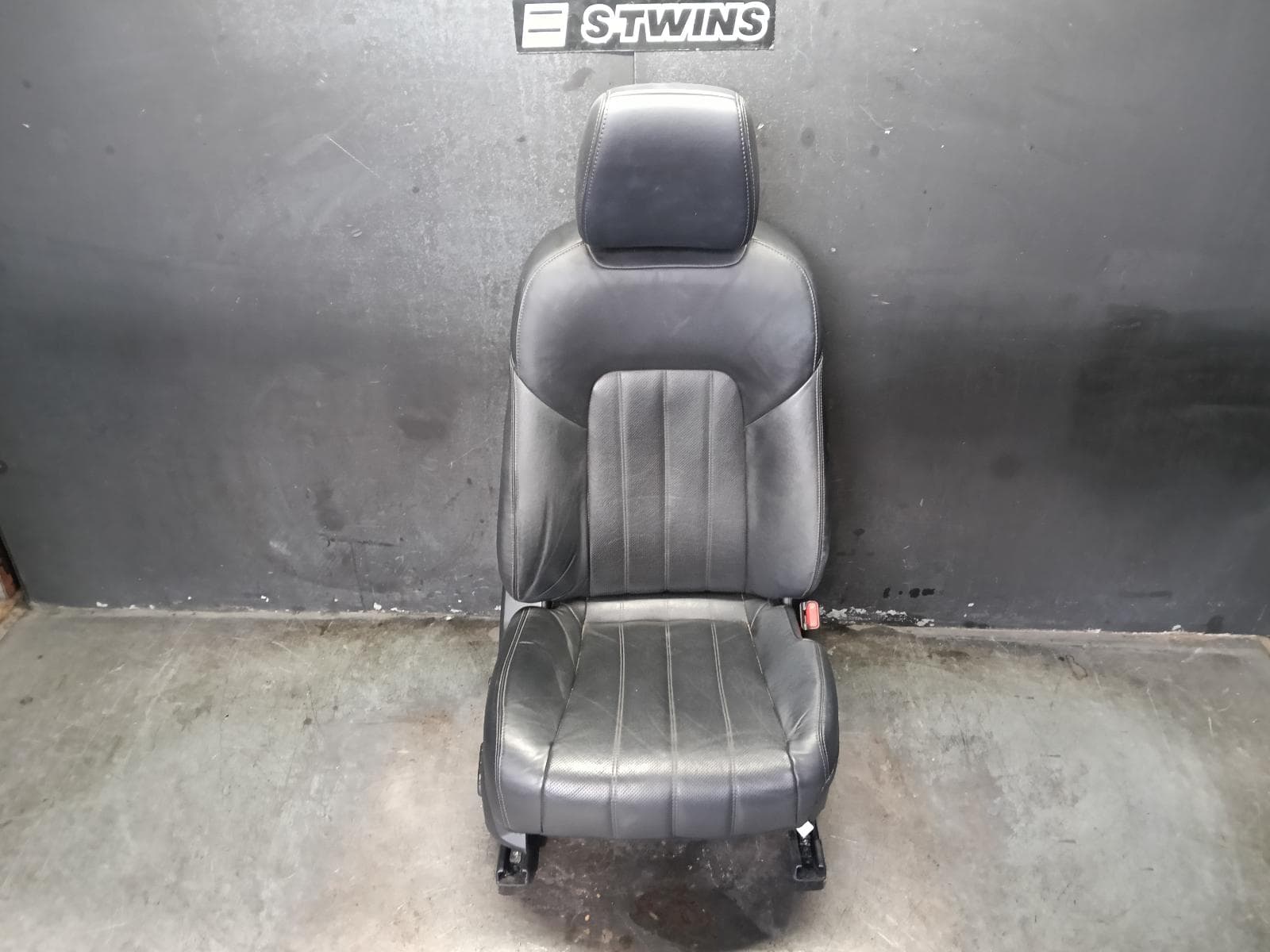 Used auto part listing image: 2018 MAZDA 6 FRONT SEAT RH FRONT, GL, LEATHER, TOURING/GT SP, BLACK, 03/18-12/24 0000409384