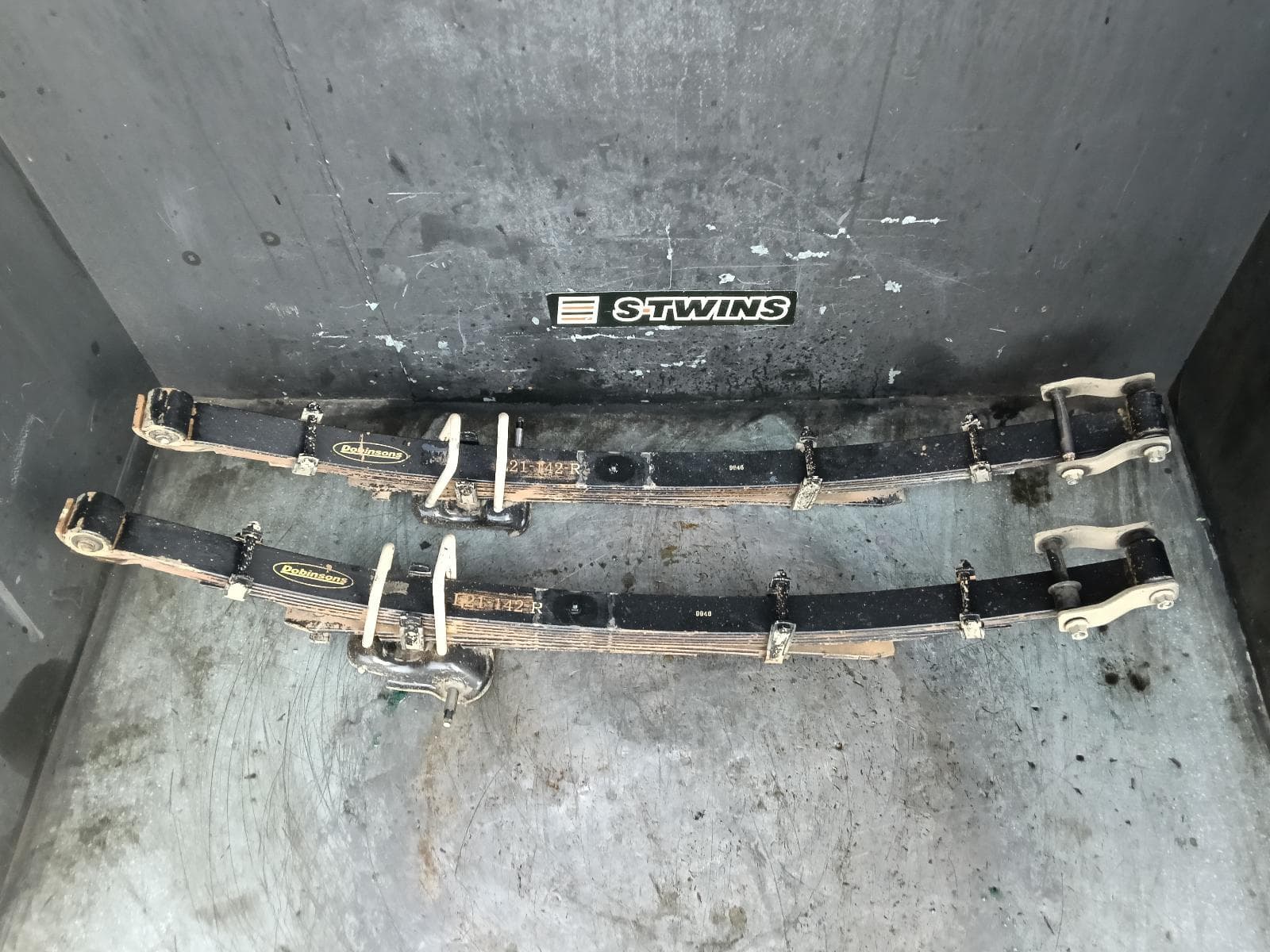 Used auto part listing image: 2012 ISUZU DMAX REAR LEAF SPRING RC, LIFTED HEIGHT, PAIR, 06/12-06/20 0000409583