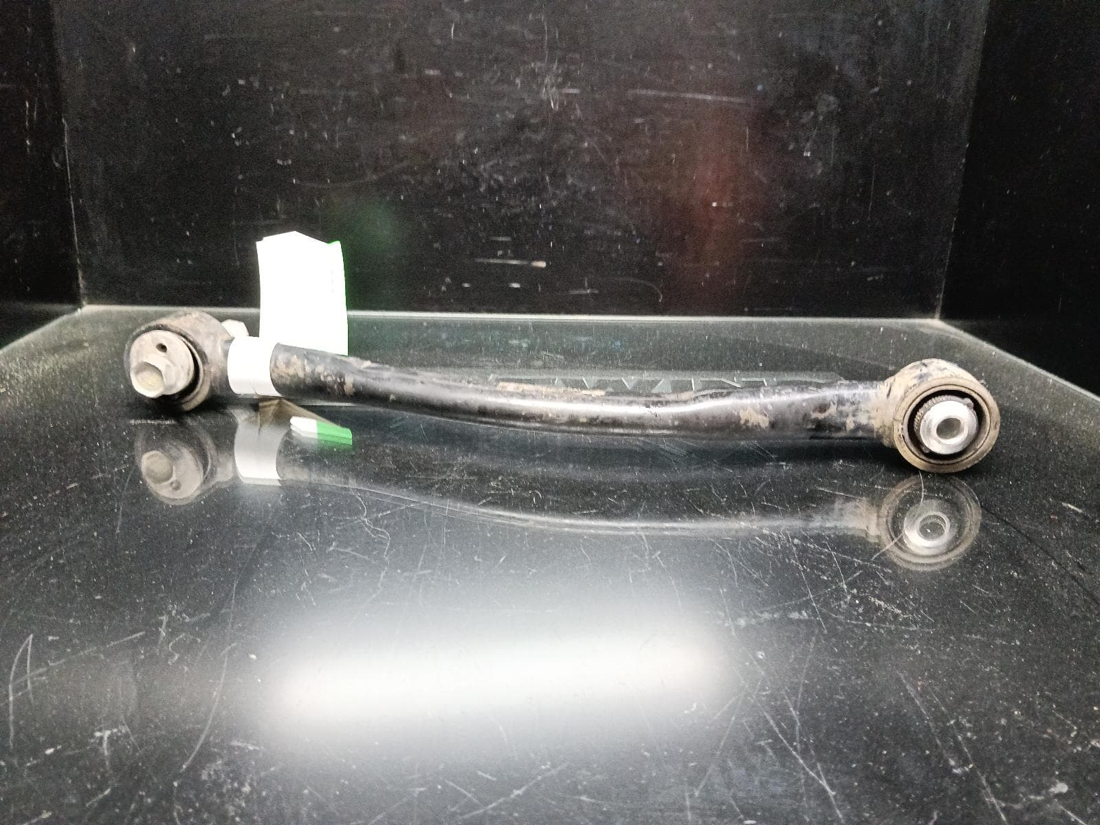 Used auto part listing image: 2015 CHRYSLER 300C RIGHT REAR TRAILING ARM LOWER MAIN ARM, LX2, 12/11-12/21 0000403535