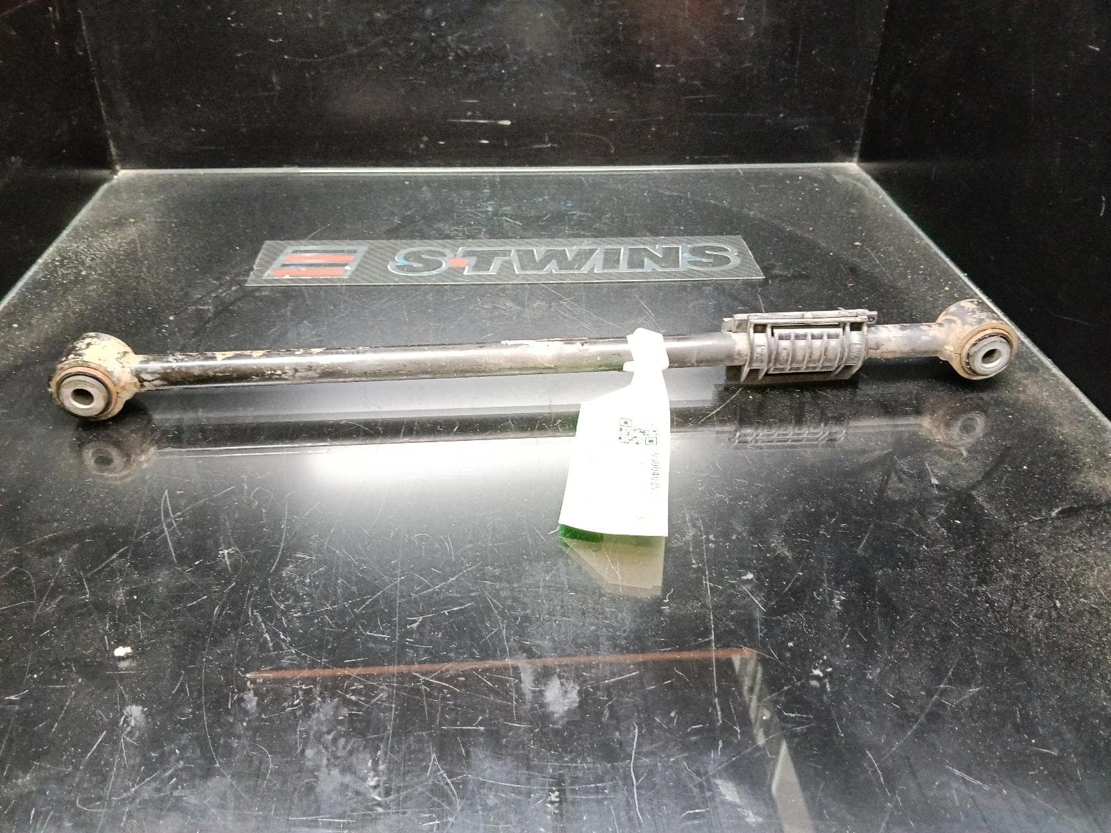 Used auto part listing image: 2015 CHRYSLER 300C LEFT REAR TRAILING ARM LOWER SUPPORT ARM-FRONT, LX2, 12/11-12/21 0000403533