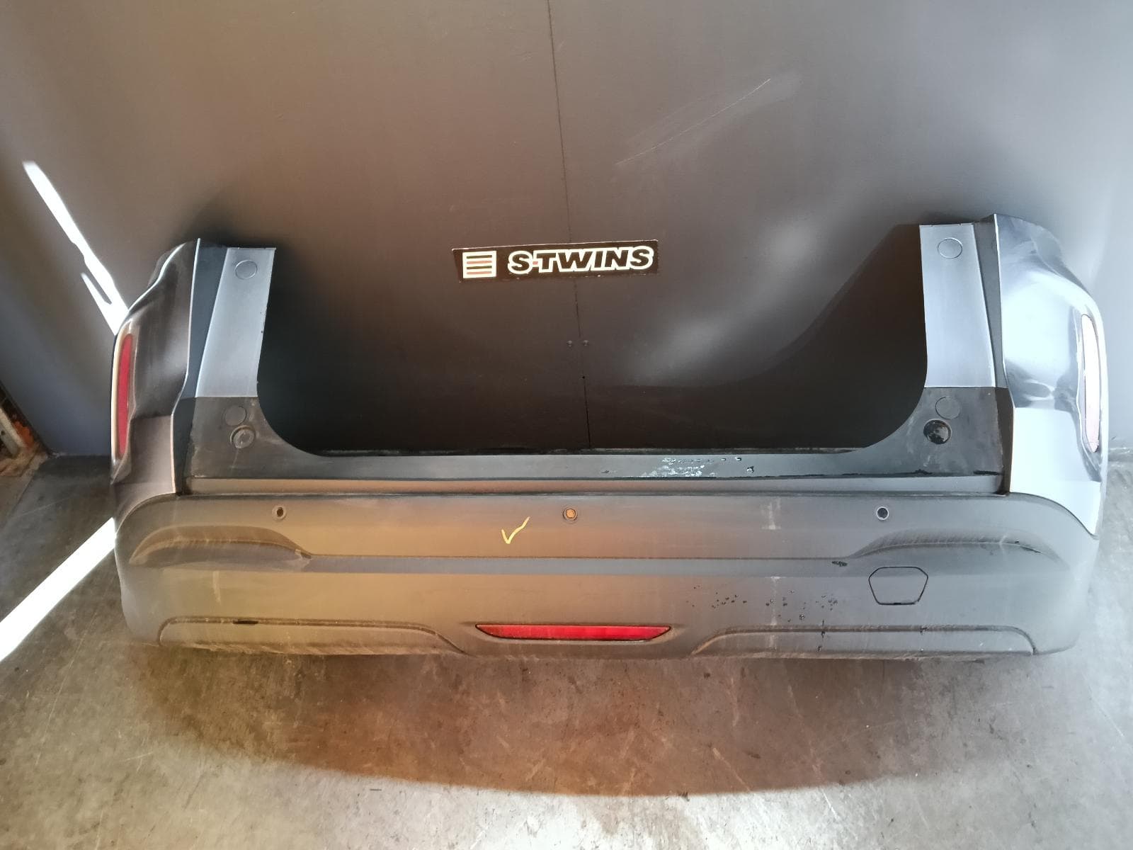 Used auto part listing image: 2025 CHERY TIGGO 4 PRO REAR BUMPER 1ST GEN, BUMPER BAR (3 PIECE), NON PRO, 06/24- 0000412496