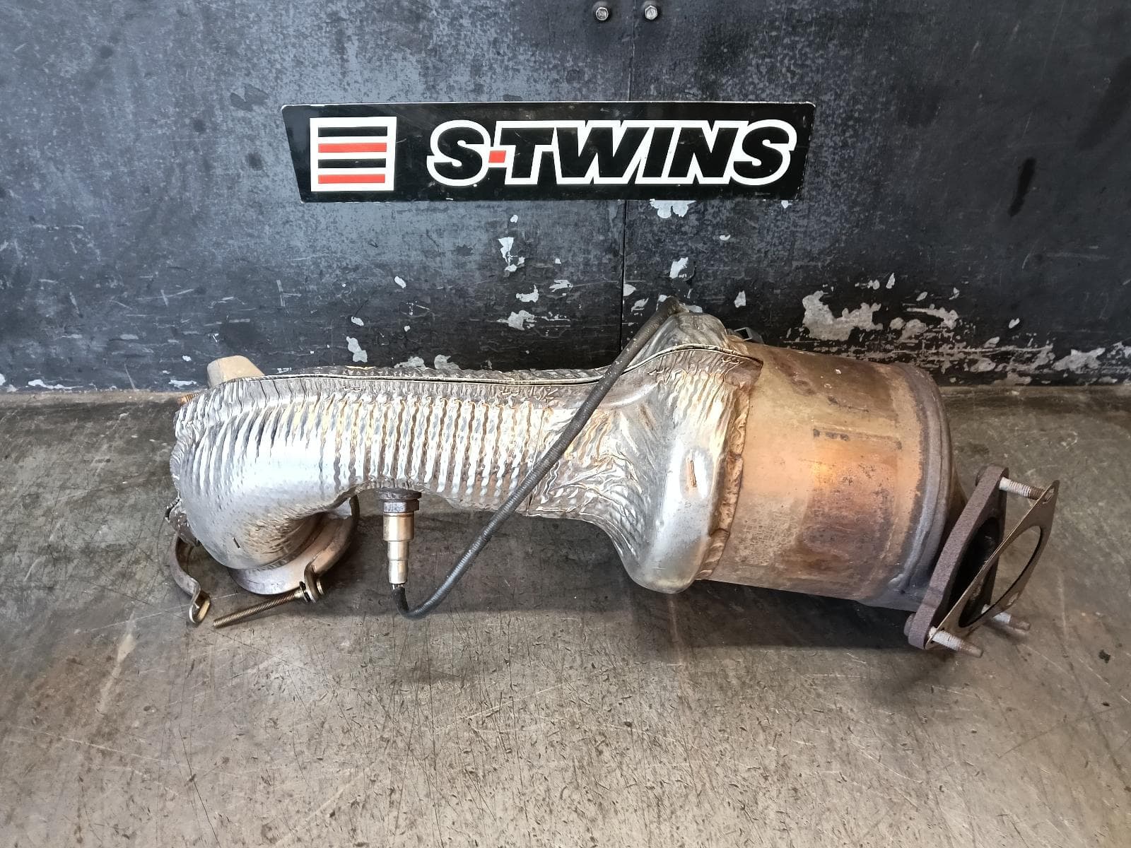 Used auto part listing image: 2018 LAND ROVER DISCOVERY SPORT CATALYTIC CONVERTER L550, DOWNPIPE-CAT TYPE, DIESEL, 2.0, TURBO, 07/16-06/19 0000411158