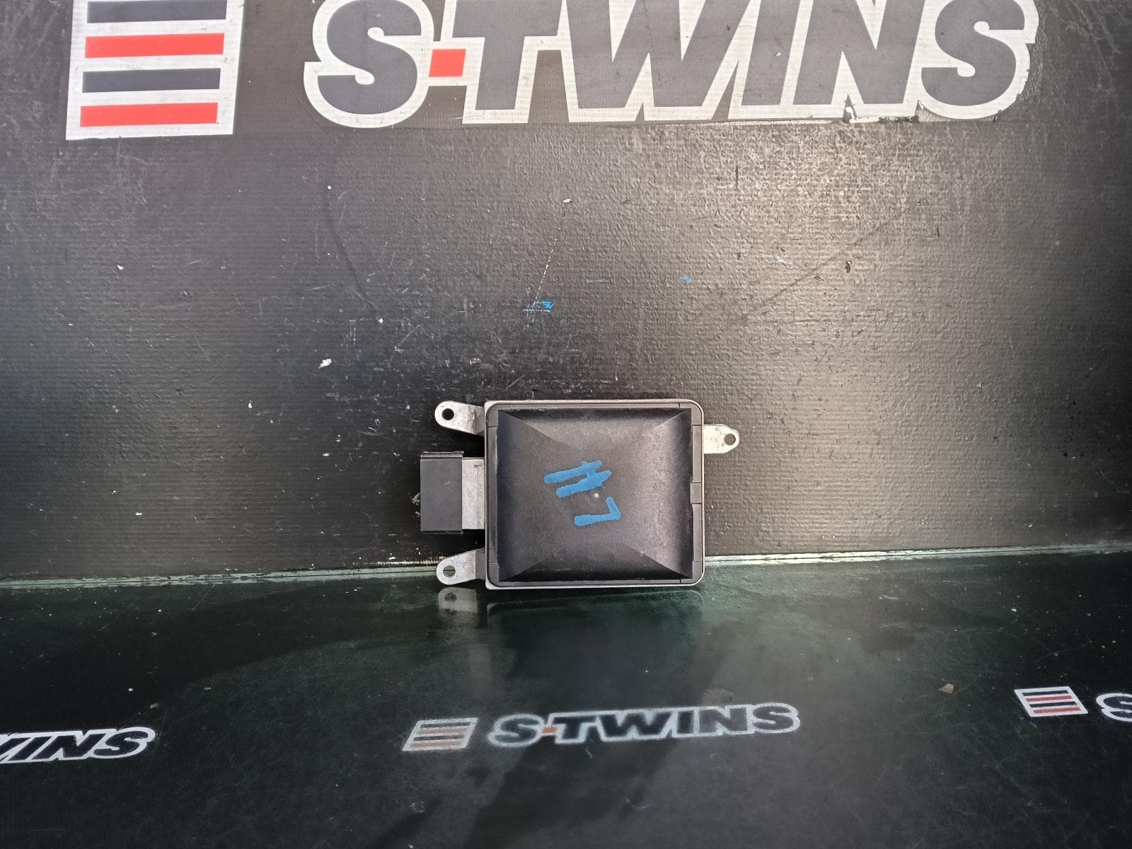 Used auto part listing image: 2015 BMW 4 SERIES REVERSE CAMERA F82/F83, M4, BLIND SPOT MONITOR SENSOR (LH REAR BEHIND BUMPER), 06/14-06/20 0000409842