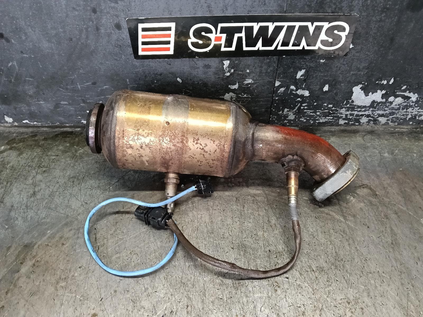 Used auto part listing image: 2020 MERCEDES E CLASS CATALYTIC CONVERTER W213, 05/16-05/23 0000409880