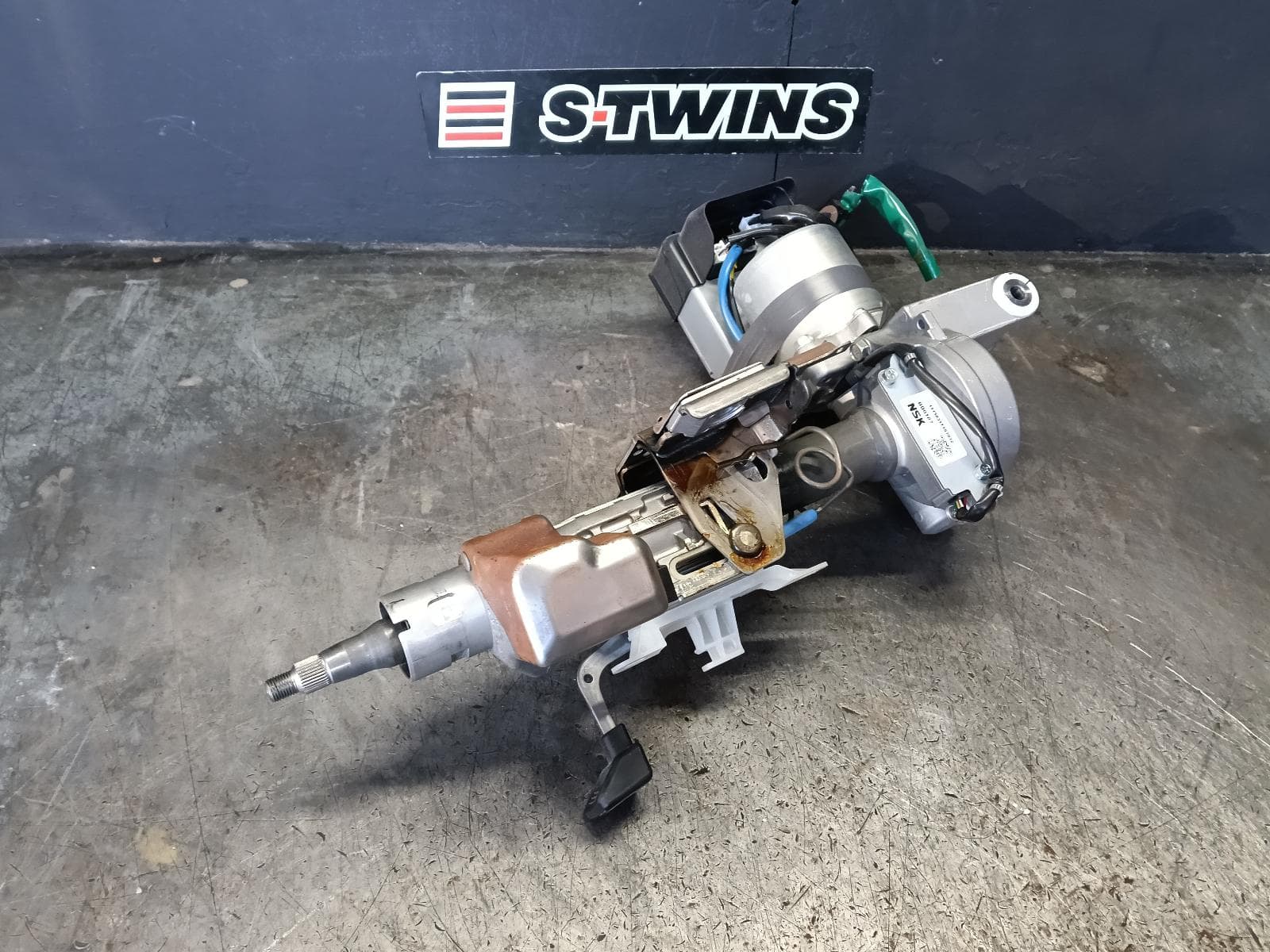 Used auto part listing image: 2015 TOYOTA RAV4 STEERING COLUMN XA40, PUSH BUTTON START TYPE, 12/12-12/18 0000412283