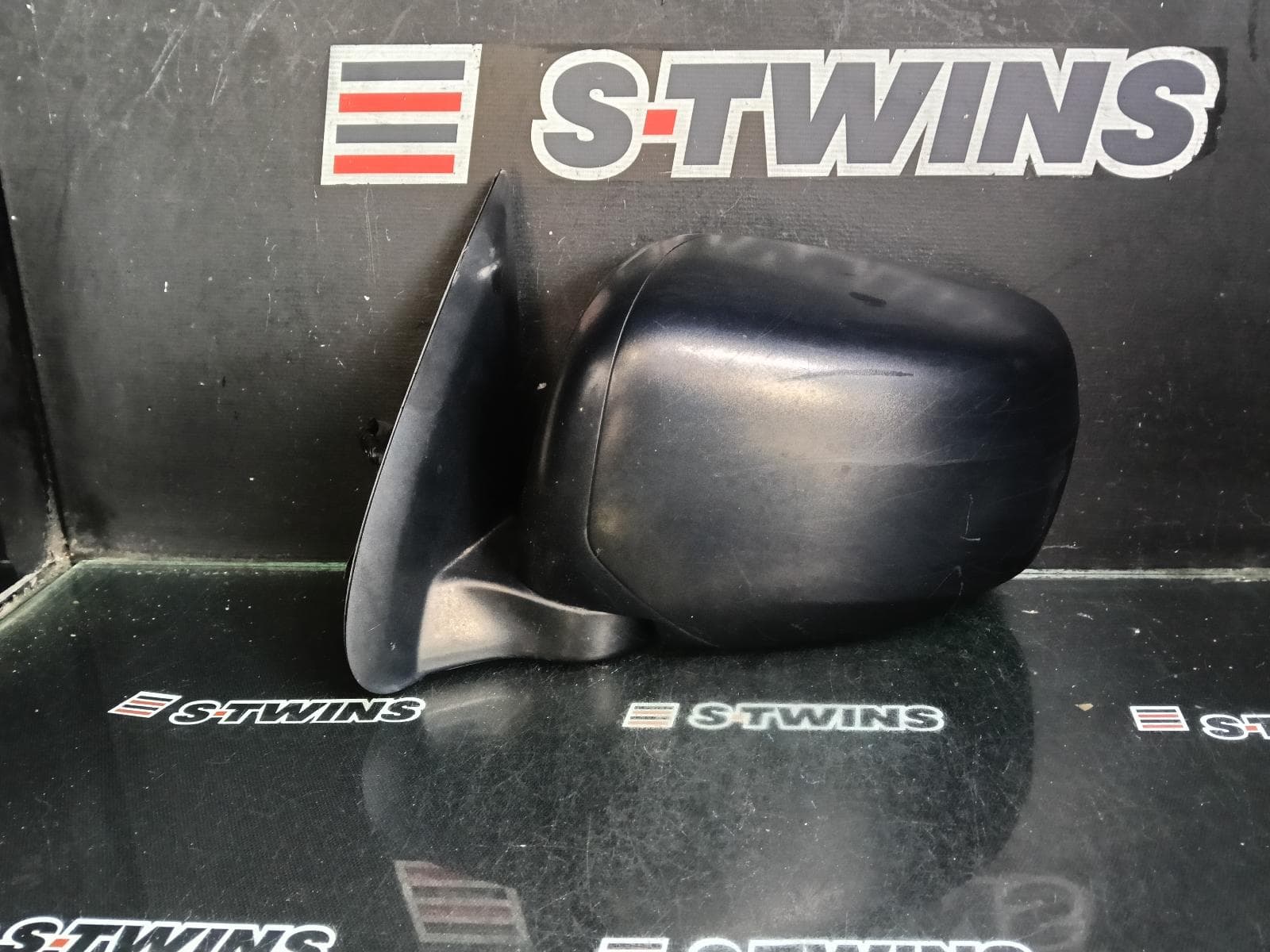 Used auto part listing image: 2017 MITSUBISHI TRITON LEFT DOOR MIRROR MQ, GLX, BLACK, NON INDICATOR TYPE, 03/15-10/18 0000411784