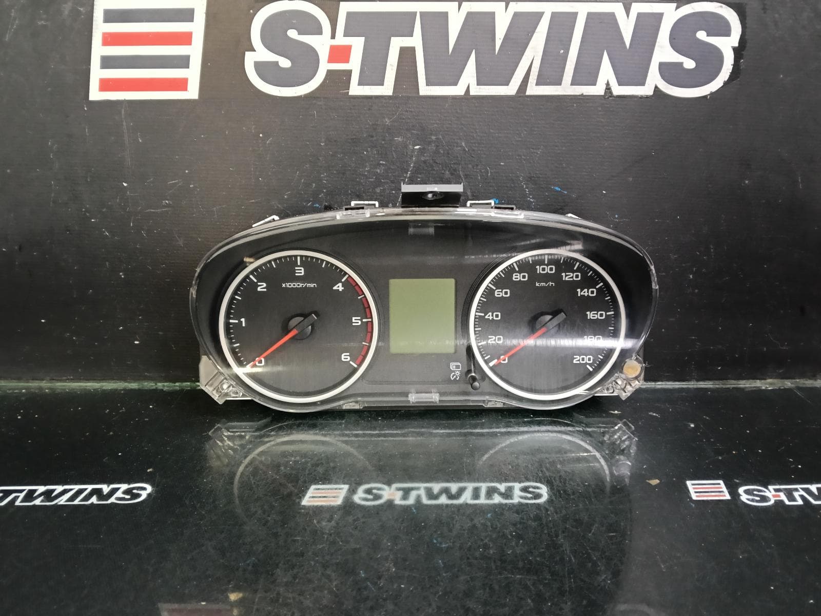 Used auto part listing image: 2017 MITSUBISHI TRITON INSTRUMENTCLUSTER MQ, DIESEL, 4WD, AUTO/MANUAL T/M, NON SUPER SELECT 4WD TYPE, 03/15-10/18 0000411795