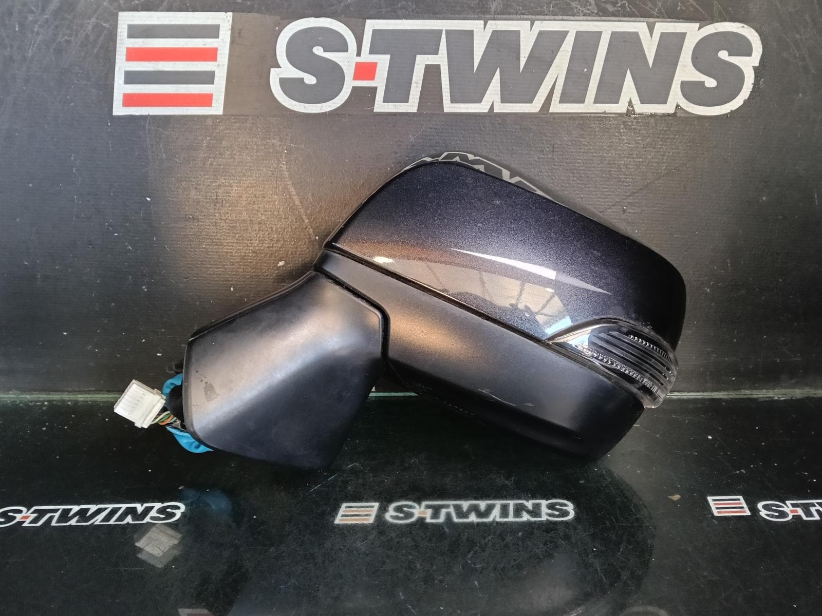 Used auto part listing image: 2016 SUBARU OUTBACK LEFT DOOR MIRROR 6TH GEN, POWER FOLD, W/ BLIND SPOT TYPE, 12/15-11/17 0000411007
