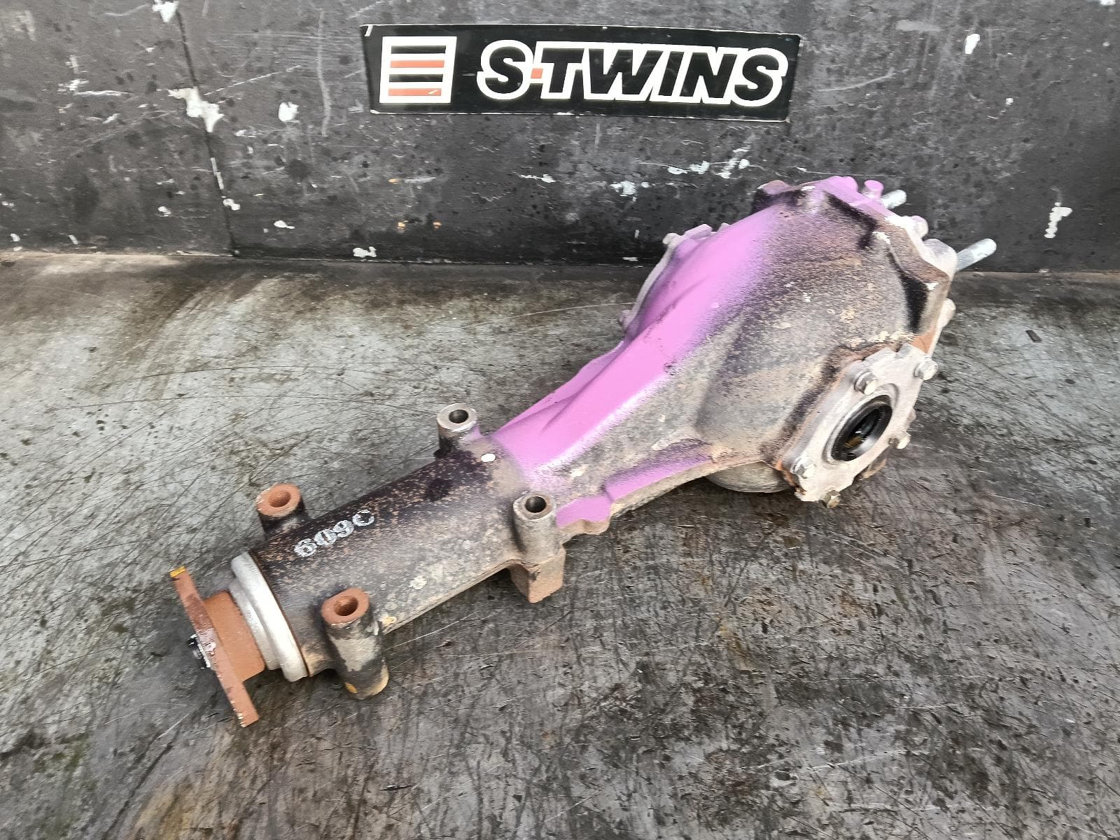 Used auto part listing image: 2016 SUBARU OUTBACK DIFFERENTIAL CENTRE 2.5, FB25, PETROL, AUTO T/M, 6TH GEN, 4.111 RATIO (B1 CODE), 08/14-12/20 0000411014