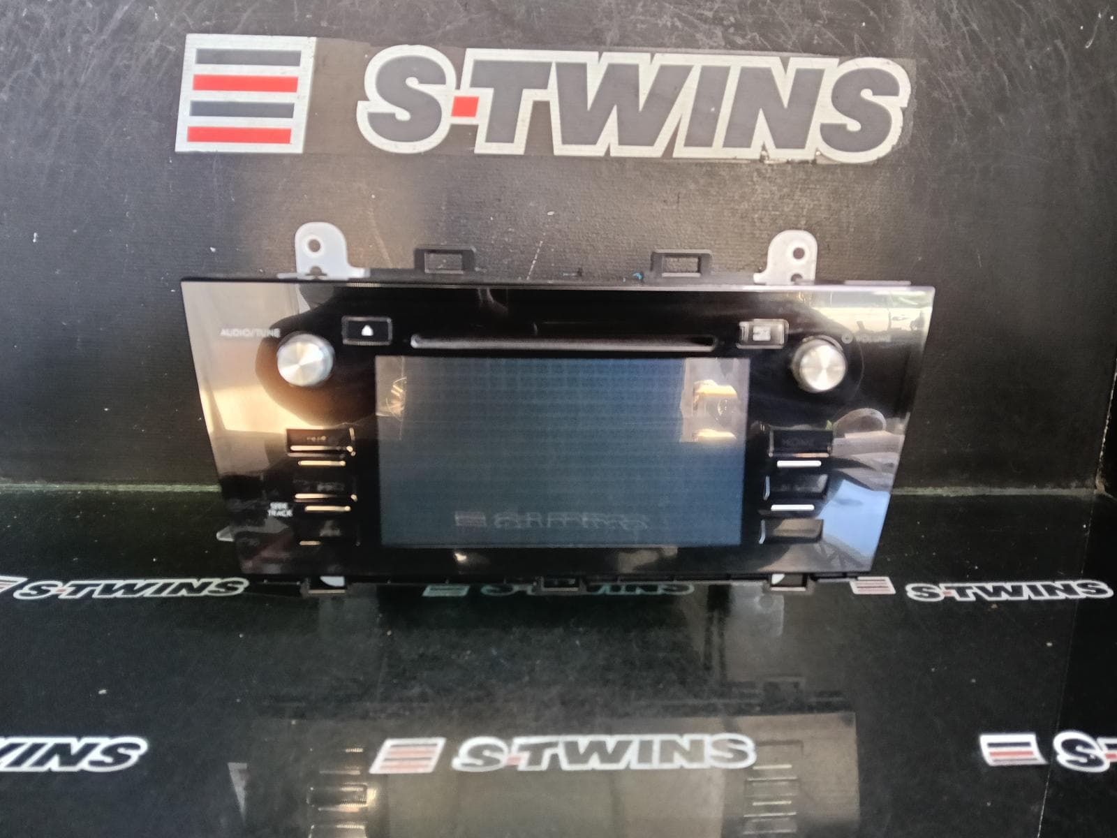 Used auto part listing image: 2016 SUBARU OUTBACK HEAD UNIT, 6.5IN SAT NAV TYPE, P/N 86271AL250, 6TH GEN, 08/14-12/20 0000411019
