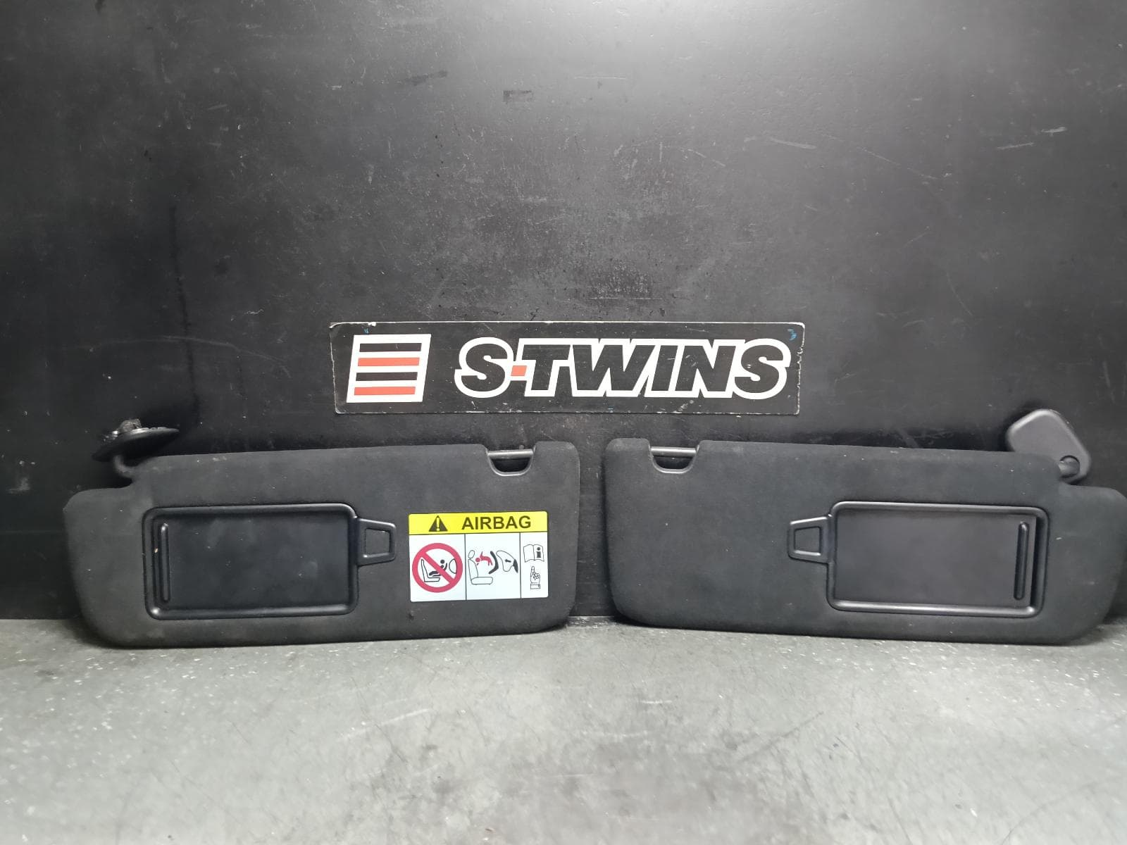 Used auto part listing image: 2018 KIA STINGER SUNVISOR CK, PAIR, 06/17-04/23 0000410292