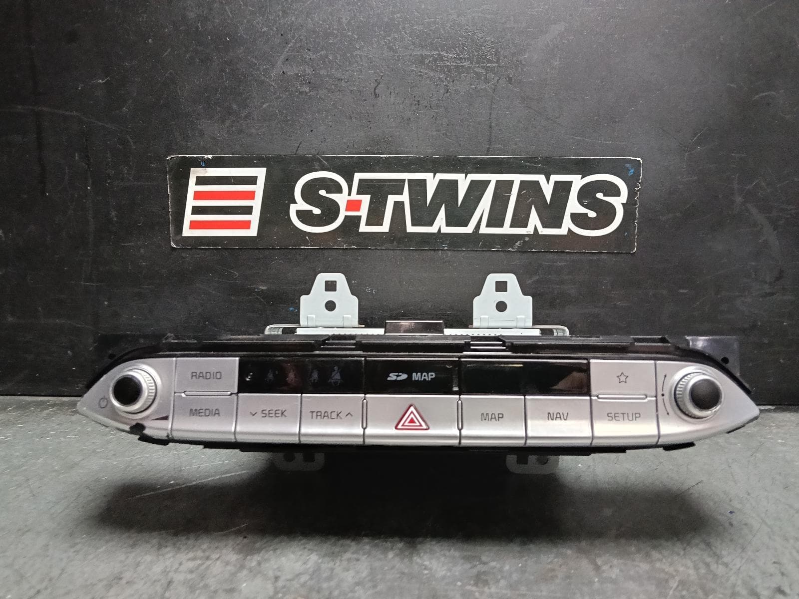 Used auto part listing image: 2018 KIA STINGER DASH RADIO CONTROL PANEL/HEAD UNIT, CK, 06/17-04/23 0000410294