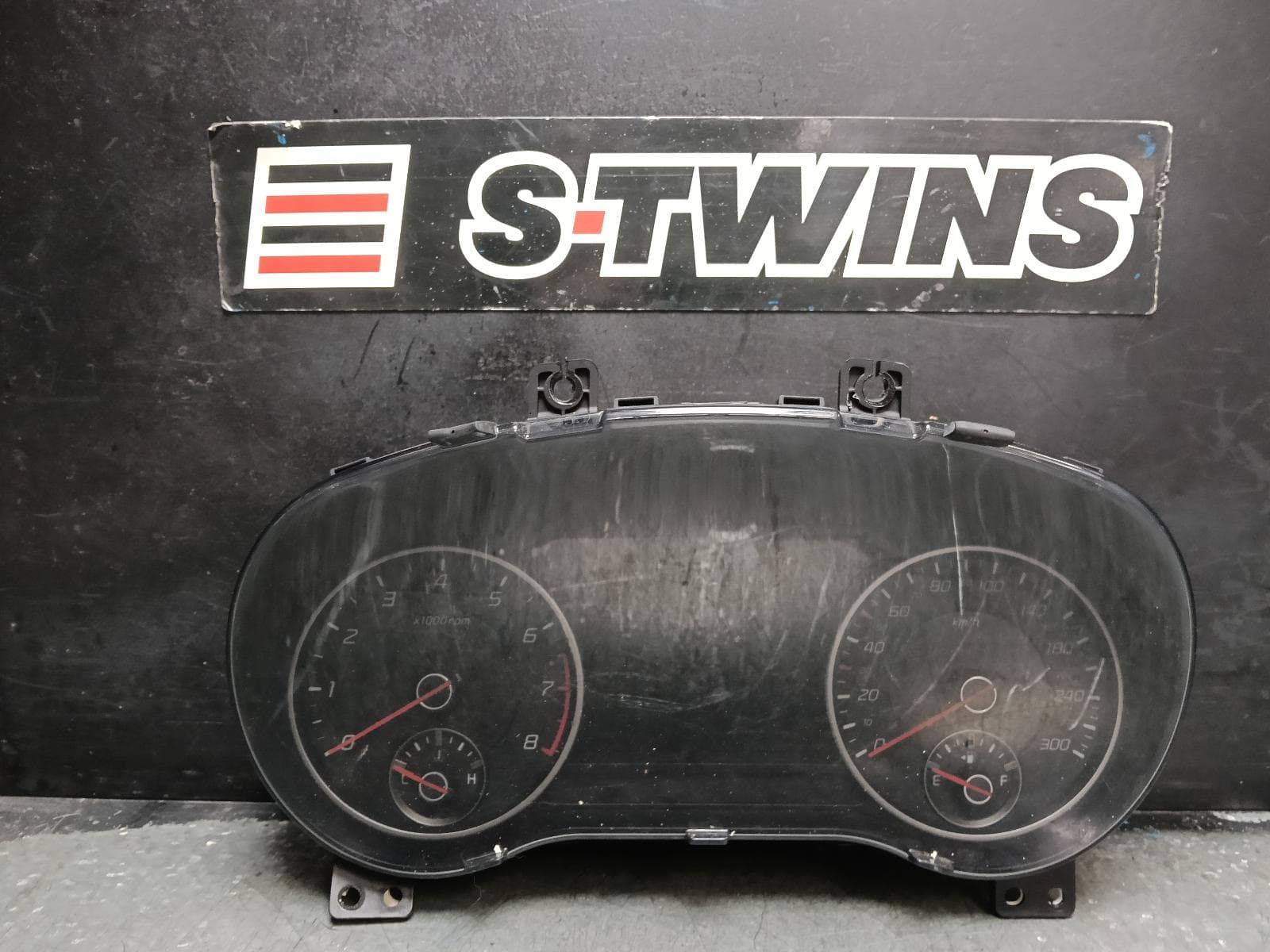 Used auto part listing image: 2018 KIA STINGER INSTRUMENTCLUSTER AUTO T/M, CK, 330S/330Si/GT/GT-LINE, 06/17-12/20 0000410328