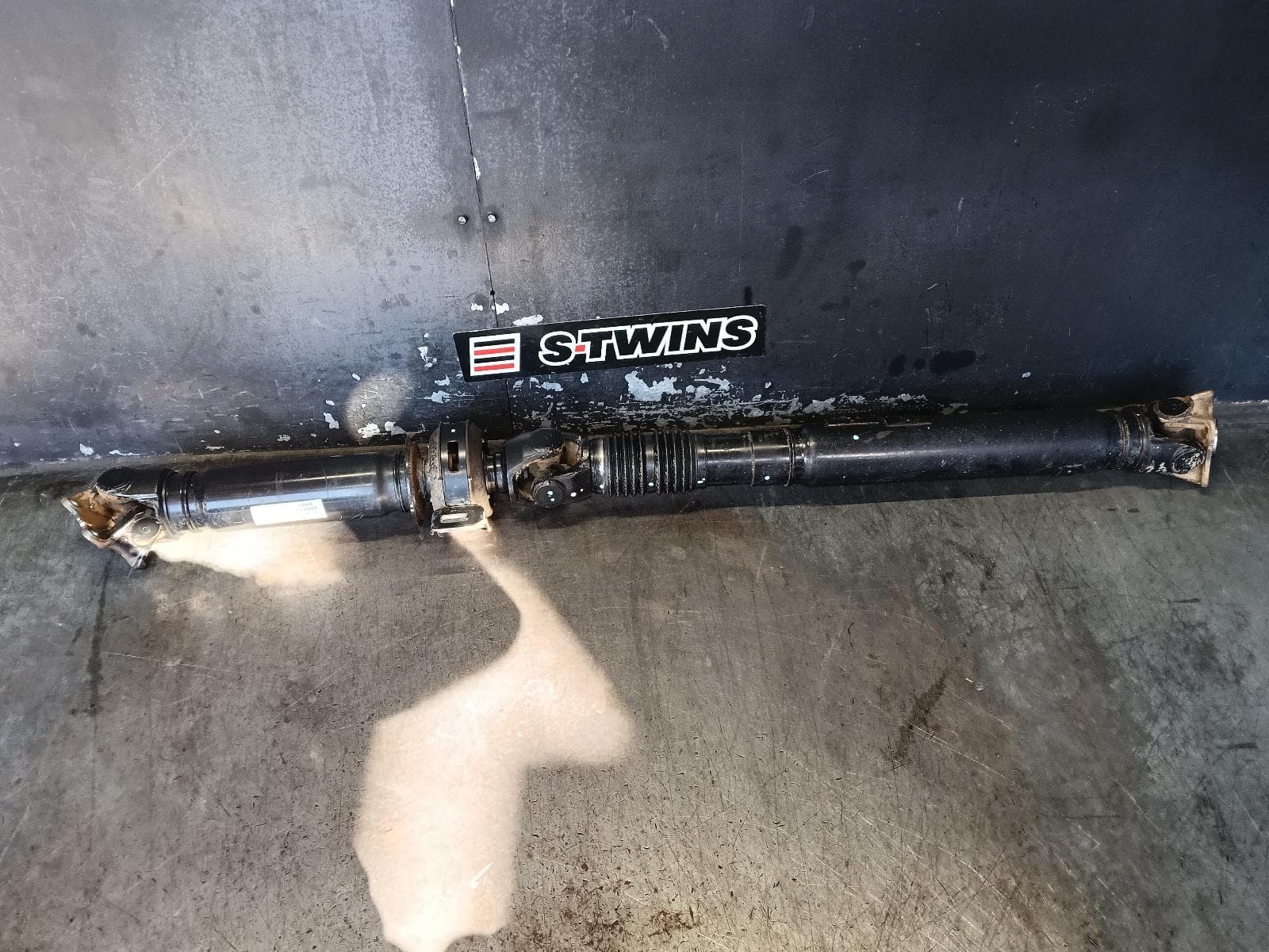 Used auto part listing image: 2017 TOYOTA FORTUNER REAR PROP SHAFT GUN156R, 08/15-10/25 0000411061