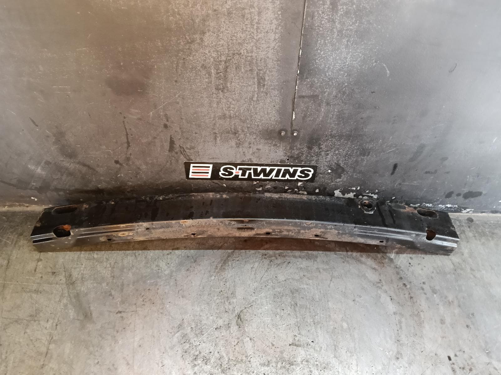 Used auto part listing image: 2013 TOYOTA AURION R BAR BRACKET REINFO MAIN REINFORCEMENT, GSV50R, STEEL TYPE, BLACK, 02/12-08/17 0000411623