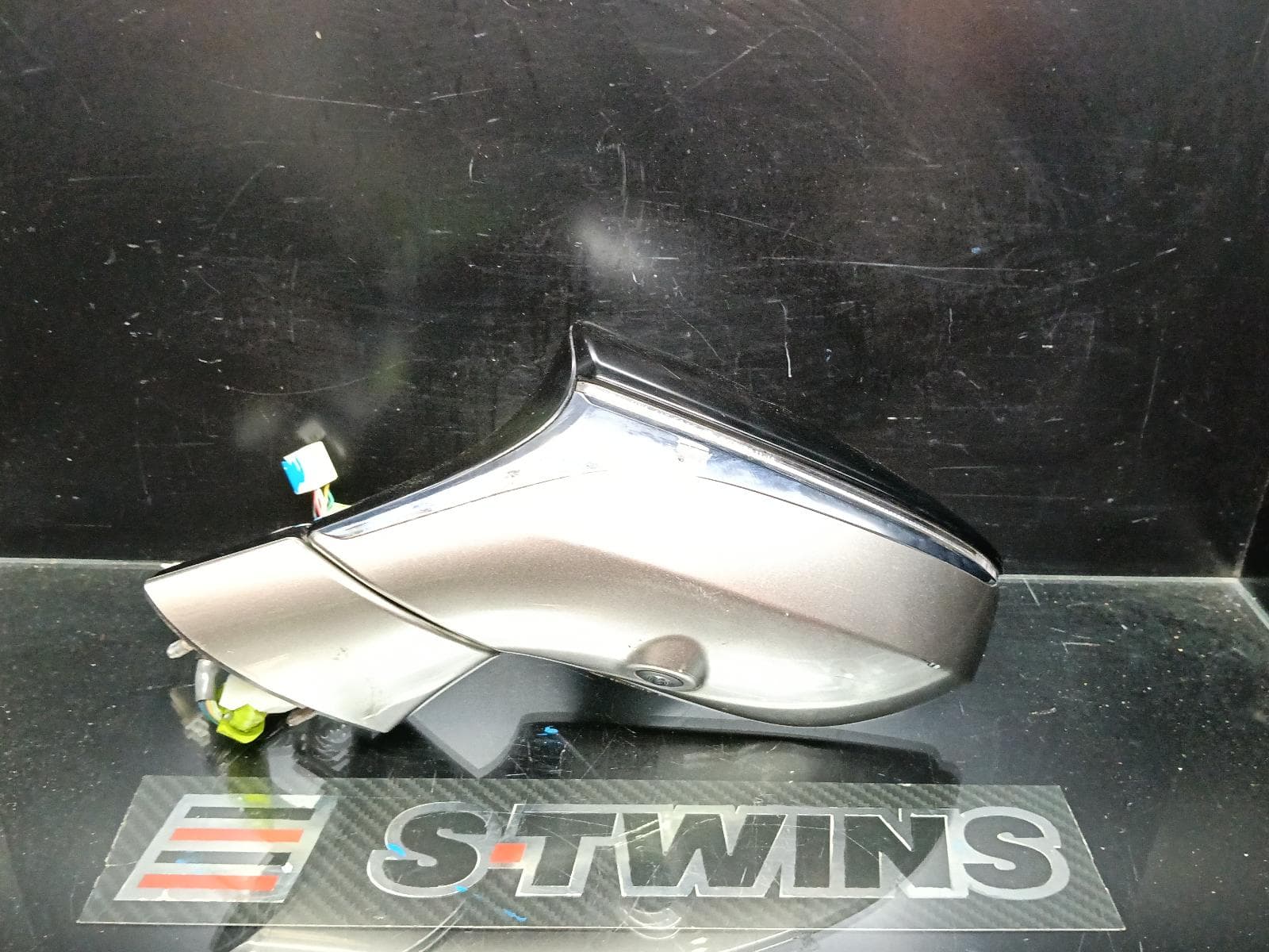Used auto part listing image: 2021 LEXUS UX LEFT DOOR MIRROR POWER, HEATED, NON AUTO DIM, NON MEMORY, W/ CAMERA, LANE ASSIST, X10, 10/18- 0000410846