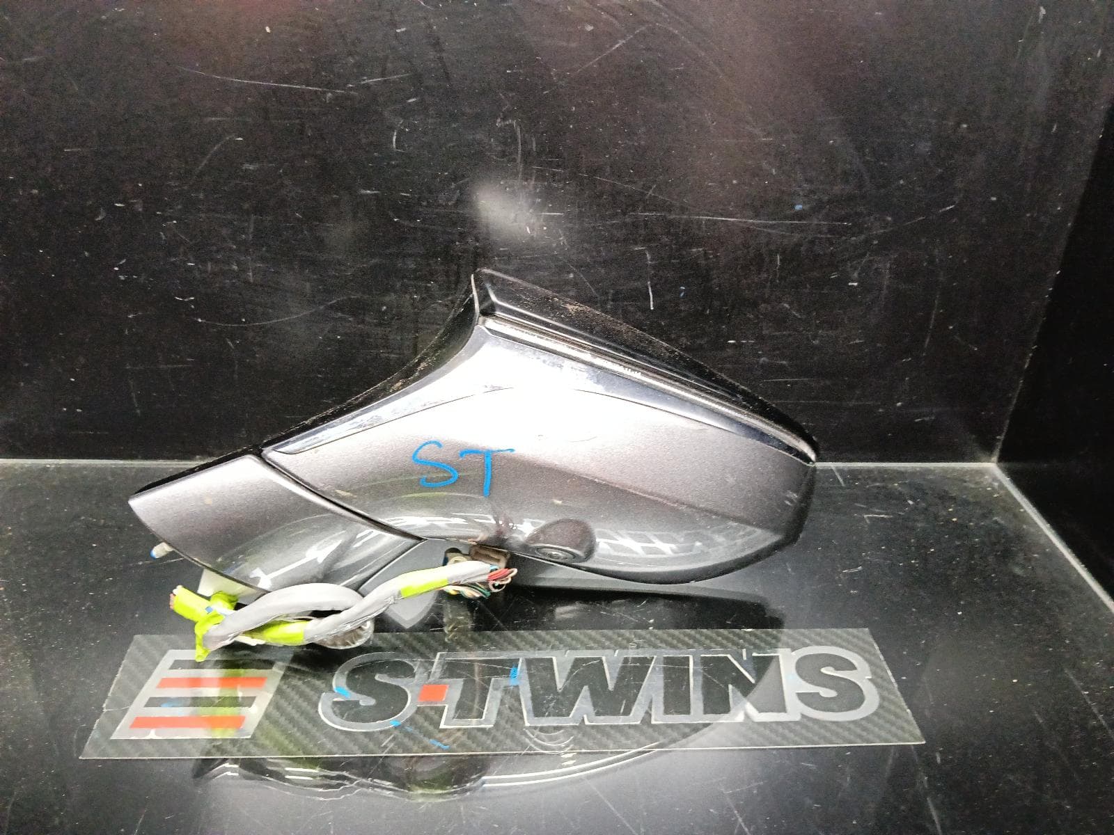 Used auto part listing image: 2021 LEXUS UX LEFT DOOR MIRROR POWER, HEATED, NON AUTO DIM, NON MEMORY, W/ CAMERA, LANE ASSIST, X10, 10/18- 0000410858