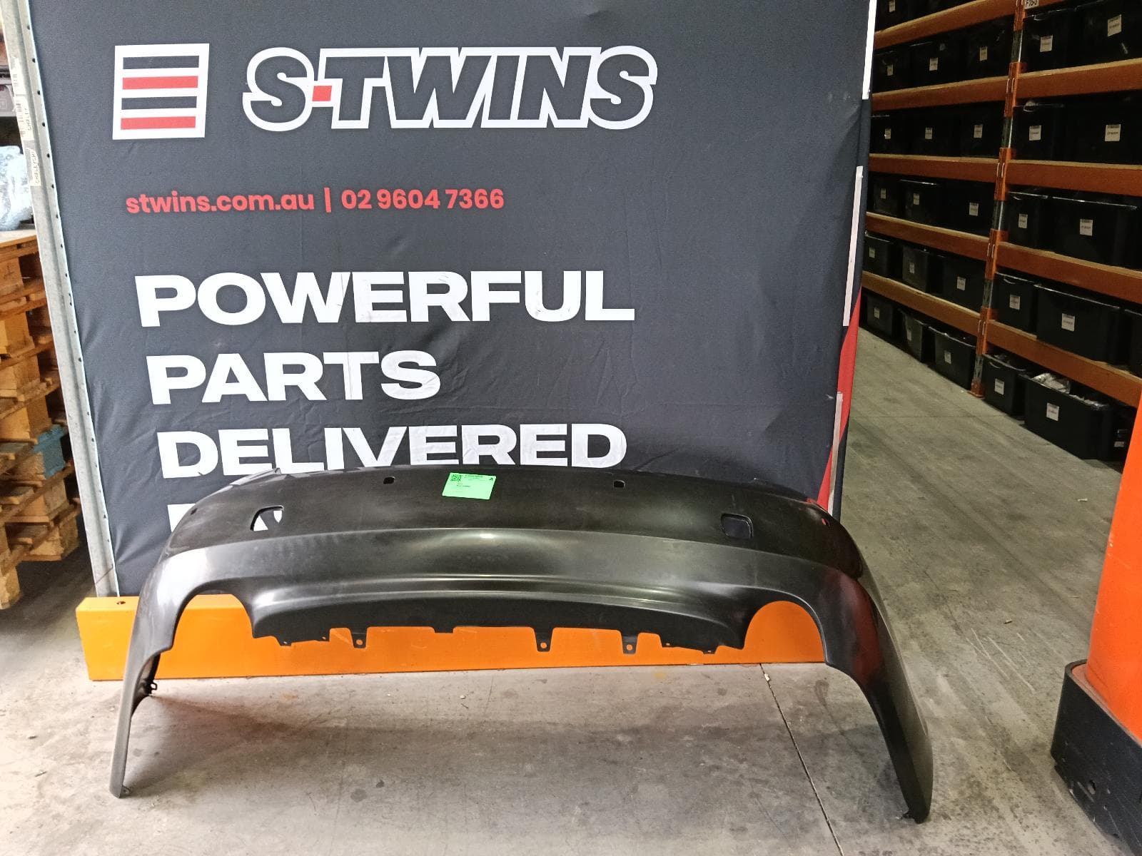 Used auto part listing image: NEW GENUINE 2010 LEXUS GS300 REAR BUMPER 190 SERIES, 02/08-12/11 0000410928