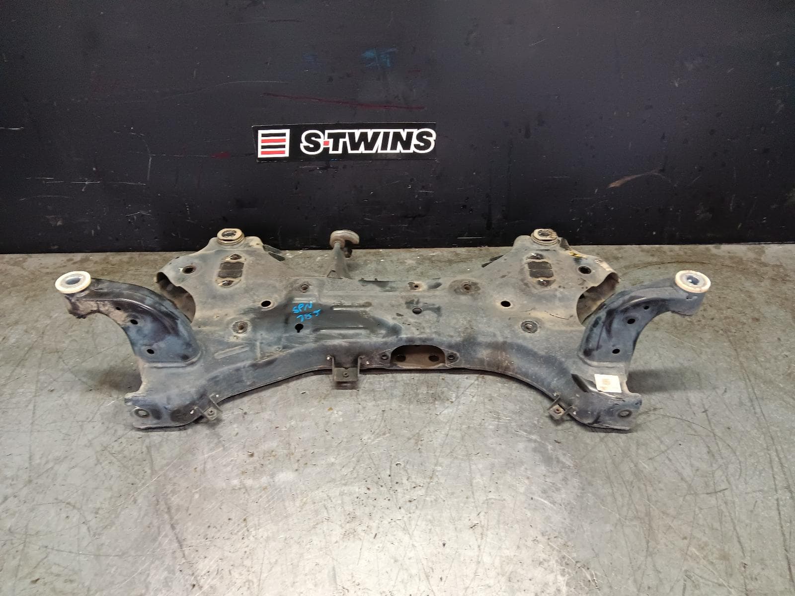 Used auto part listing image: 2018 HYUNDAI I30 FRT XMEMBER CRADLE CROSSMEMBER, PD, 03/17- 0000410961
