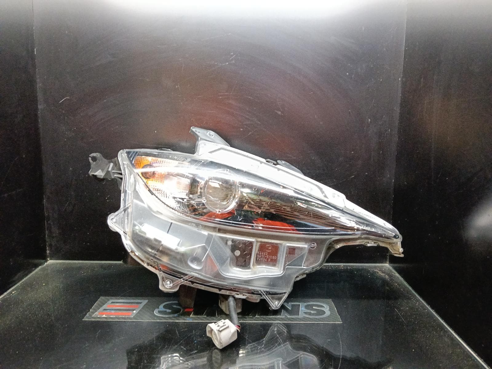 Used auto part listing image: 2017 MAZDA MX5 RIGHT HEADLAMP ND SERIES, W/ LED TYPE, NON AUTO BEAM, NON ADAPTIVE TYPE, 08/15-12/20 0000411029