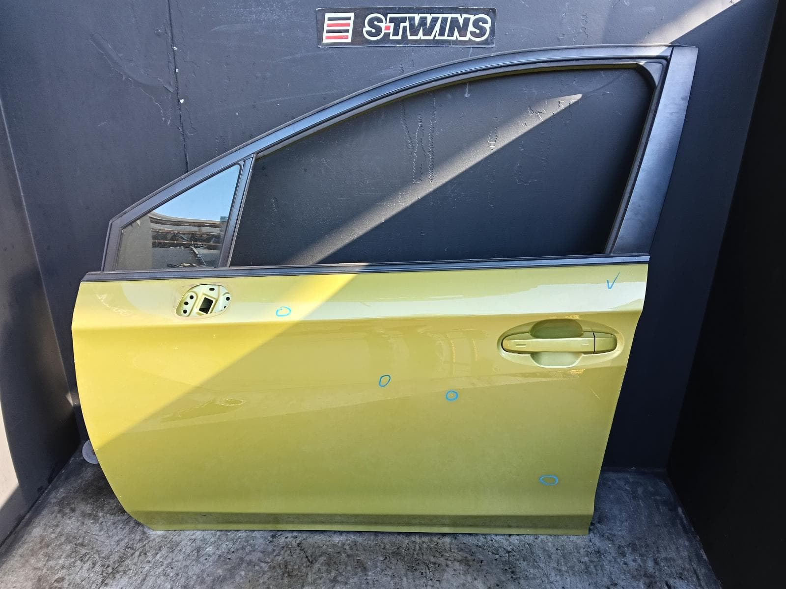 Used auto part listing image: 2021 SUBARU XV LEFT FRONT DOOR G5X, 03/17-06/23 0000412924