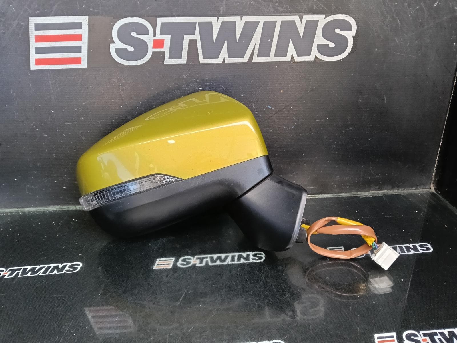 Used auto part listing image: 2021 SUBARU XV RIGHT DOOR MIRROR G5X, W/ POWER FOLD, INDICATOR, NON HEATED, NON BLIND SPOT, NON CAMERA TYPE, COLOUR CODED, 03/17-06/23 0000413218