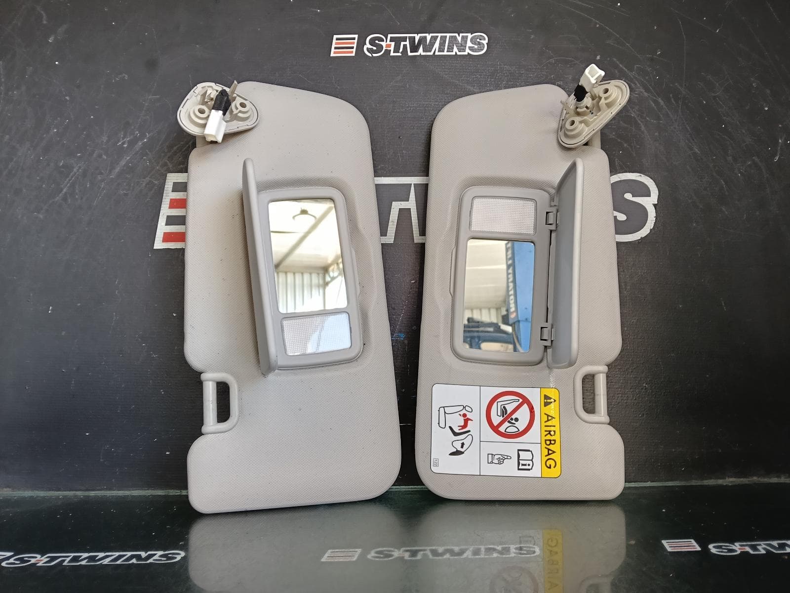 Used auto part listing image: 2021 SUBARU XV SUNVISOR G5X, PAIR, W/ MIRROR LIGHT, 03/17-06/23 0000413223
