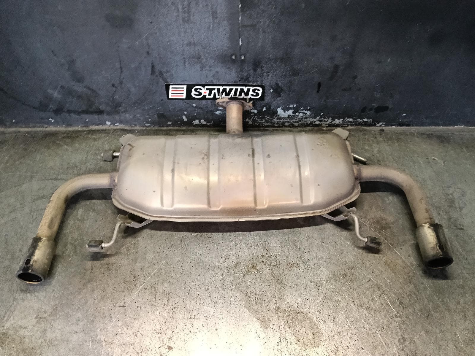 Used auto part listing image: 2016 MAZDA CX9 MUFFLER TC, 07/16-12/24 0000411376
