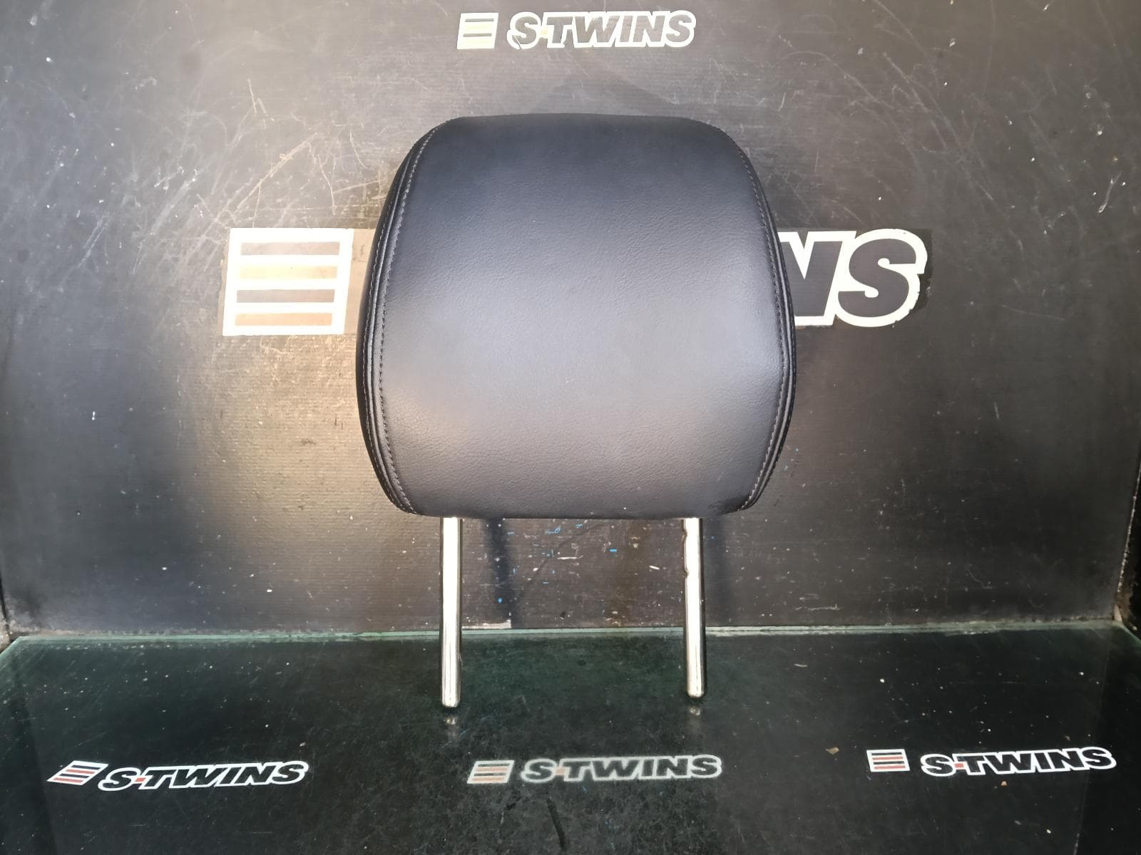 Used auto part listing image: 2016 MAZDA CX9 HEADREST TC, RH FRONT, LEATHER, BLACK, 07/16-12/24 0000411410