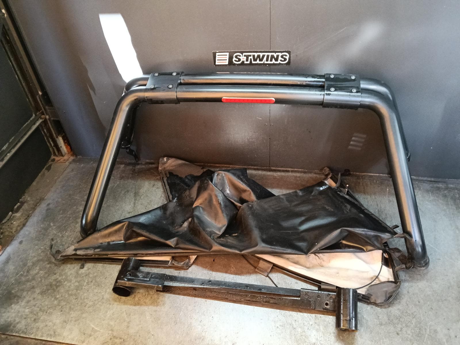 Used auto part listing image: 2019 HOLDEN COLORADO SPORTS BAR BLACK/ALLOY, RG, 01/12-12/20 0000413779