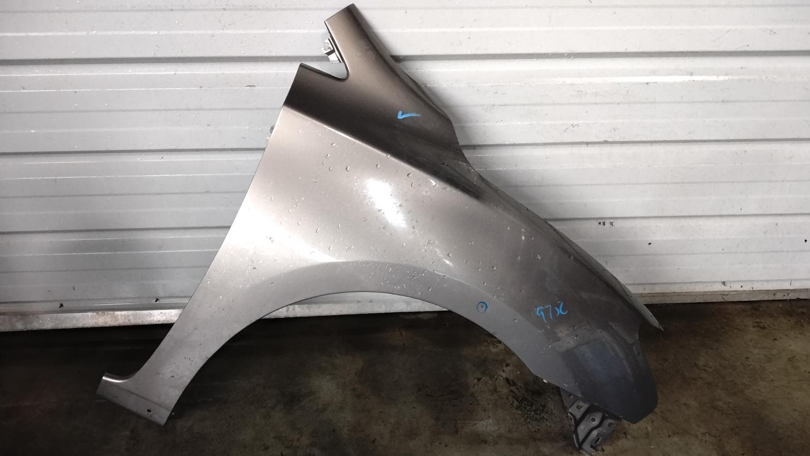 Used auto part listing image: 2015 NISSAN PULSAR RIGHT GUARD B17, SEDAN, 12/12-12/17 0000408417