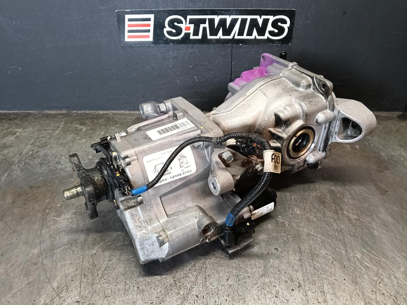 Used auto part listing image: 2016 KIA SPORTAGE DIFFERENTIAL CENTRE REAR, PETROL/DIESEL, QL, 10/15-08/21 0000413927
