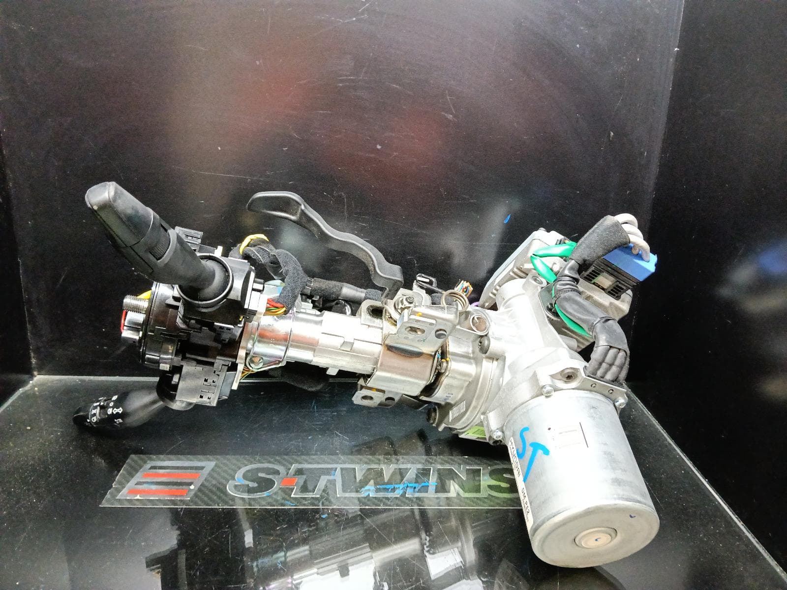 Used auto part listing image: 2017 HYUNDAI SANTA FE STEERING COLUMN DM, START BUTTON TYPE, 06/15-02/18 0000411365