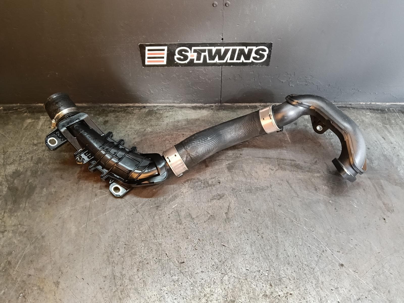 Used auto part listing image: 2017 MAZDA CX5 INTERCOOLER TURBO TO INTERCOOLER HOSE/PIPES, DIESEL, 2.2, BI-TURBO, KF, 02/17-12/23 0000412696