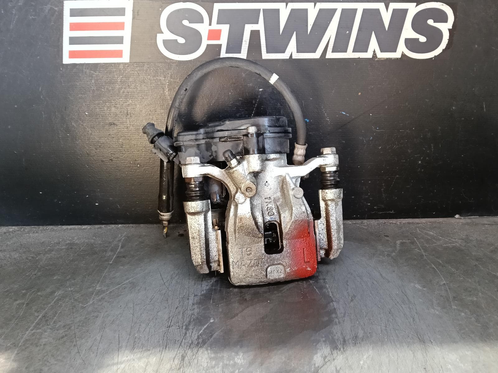 Used auto part listing image: 2017 MAZDA CX5 CALIPER LH REAR, KF, 02/17-03/26 (AUS ONLY) 0000412702