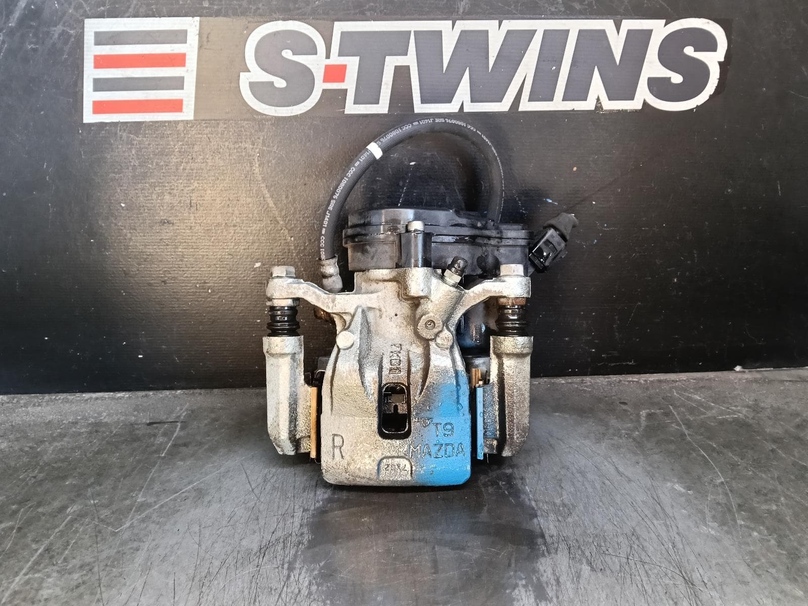 Used auto part listing image: 2017 MAZDA CX5 CALIPER RH REAR, KF, 02/17-03/26 (AUS ONLY) 0000412703