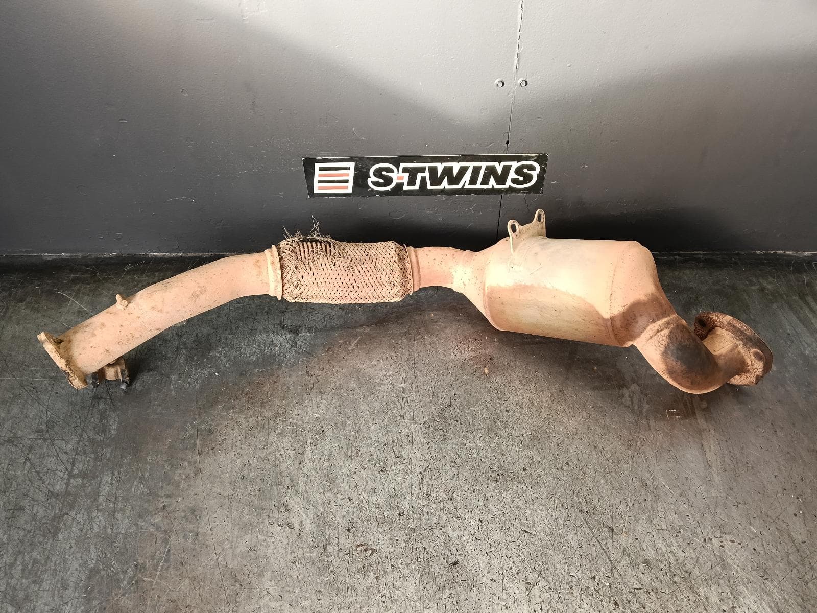 Used auto part listing image: 2014 FORD RANGER CATALYTIC CONVERTER DOWNPIPE-CAT TYPE, DIESEL, 3.2, TURBO, PX SERIES 1-2, 06/11-10/16 0000412201