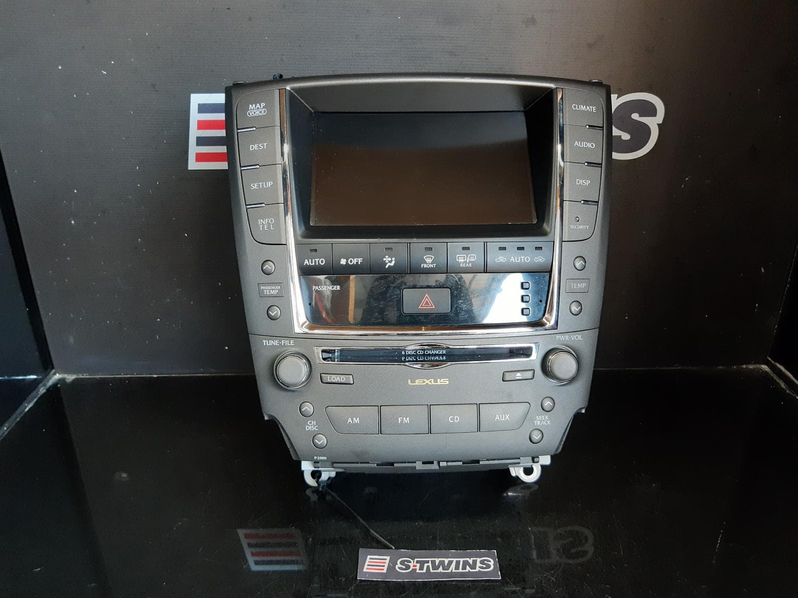 Used auto part listing image: 2010 LEXUS IS250/IS250C DISPLAY/CONTROL/HEAD UNIT, SAT NAV TYPE, GSE20R, 11/05-12/14 0000128365