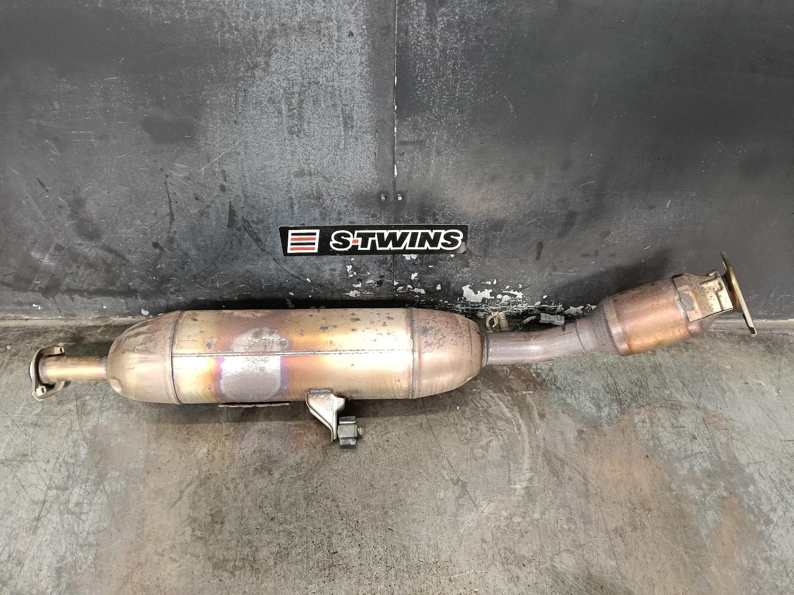 Used auto part listing image: 2015 TOYOTA COROLLA CATALYTIC CONVERTER UNDER CAR-CAT TYPE, 1.8, PETROL, NON HYBRID, ZRE182R, 08/12-06/18 0000411954