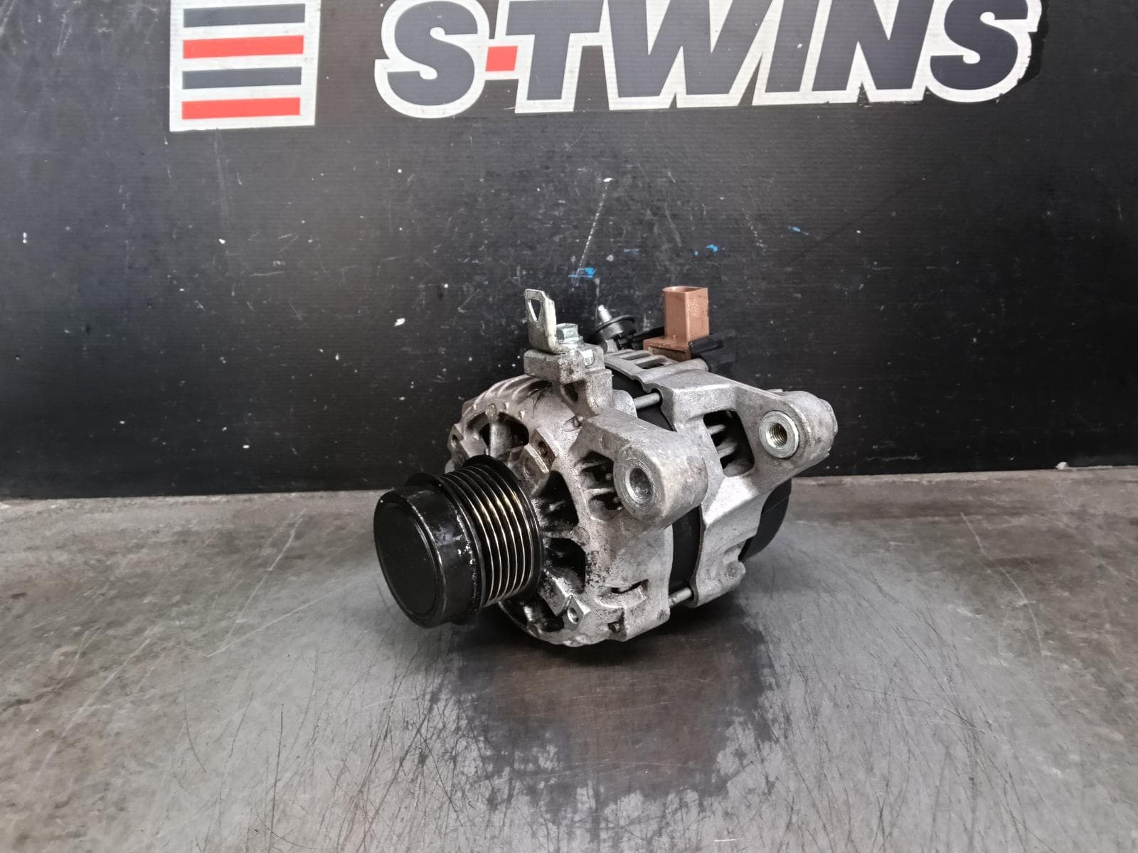 Used auto part listing image: 2015 TOYOTA COROLLA ALTERNATOR PETROL, 1.8, 2ZR-FE, 1 PIN TYPE, ZRE182R, HATCH, 03/15-06/18 0000412150