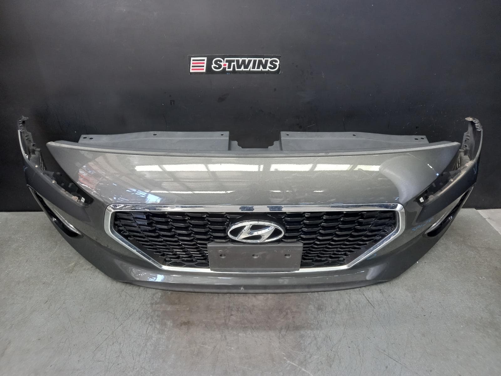 Used auto part listing image: 2020 HYUNDAI I30 FRONT BUMPER PD, HATCH (S. KOREAN VIN KMHH), BUMPER BAR, NON PARK SENSOR TYPE, GO/ACTIVE/ELITE/SR, 03/17-07/20 0000379384