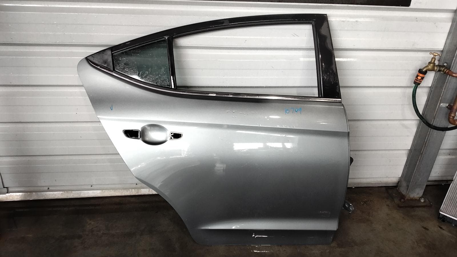 Used auto part listing image: 2016 HYUNDAI ELANTRA RIGHT REAR DOOR SLIDING AD, 12/15-12/20 0000409265